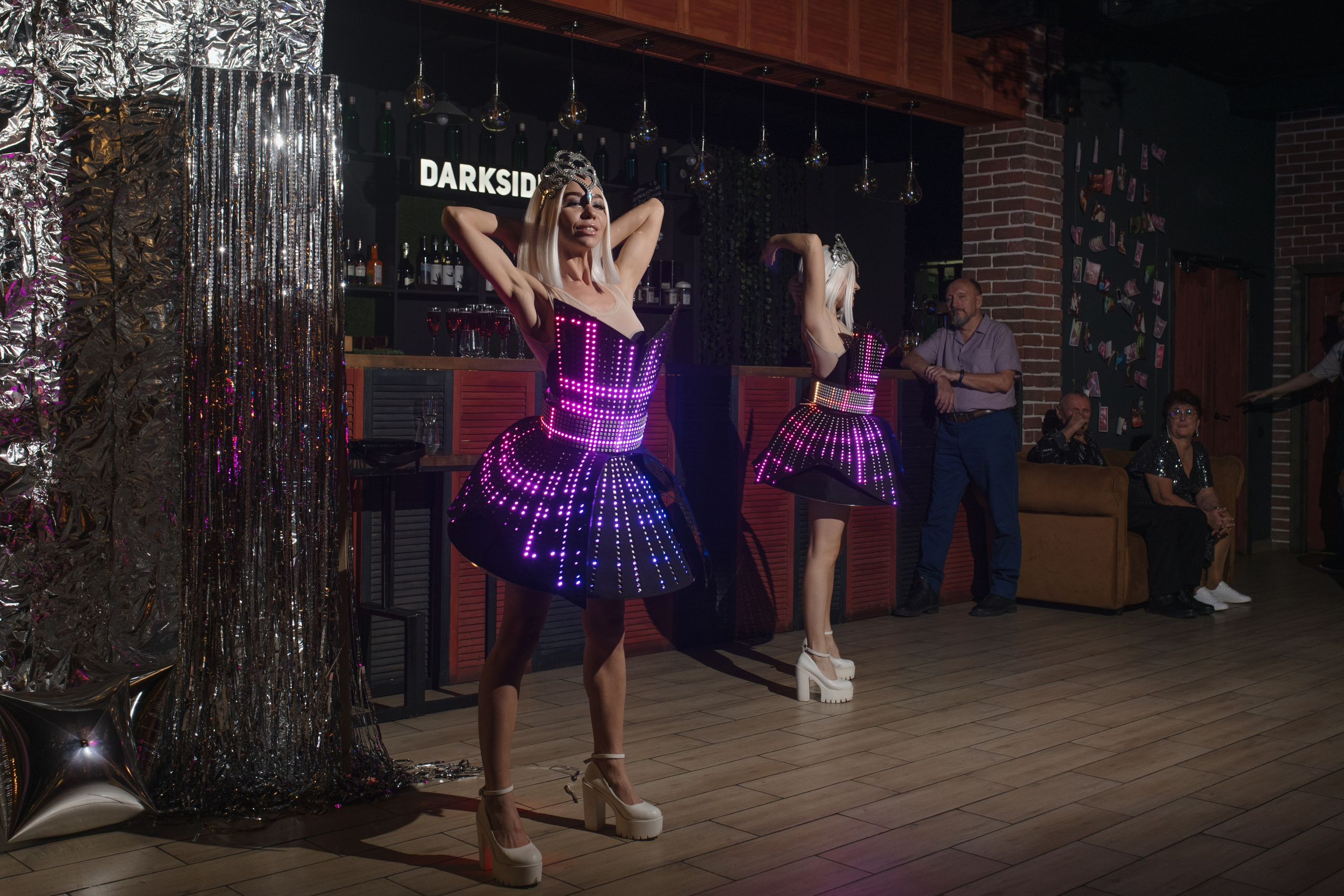 День рождения Томы — Let`s Talk Bar. Свадебный фотограф Екатеринбург/Челябинск — Любовь Волохова