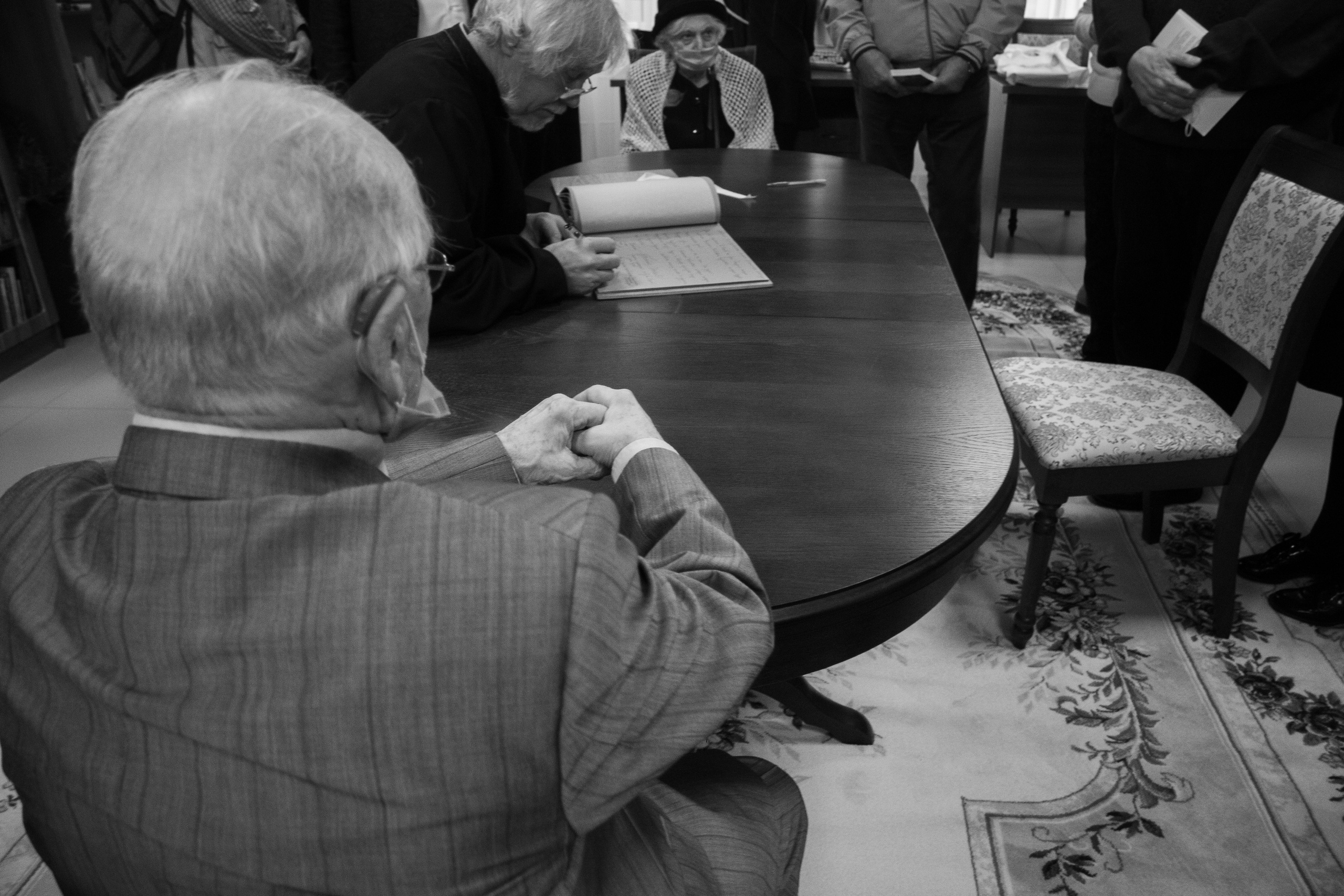 Открытие кабинета В. Курбатова в Псковской научной библиотеке