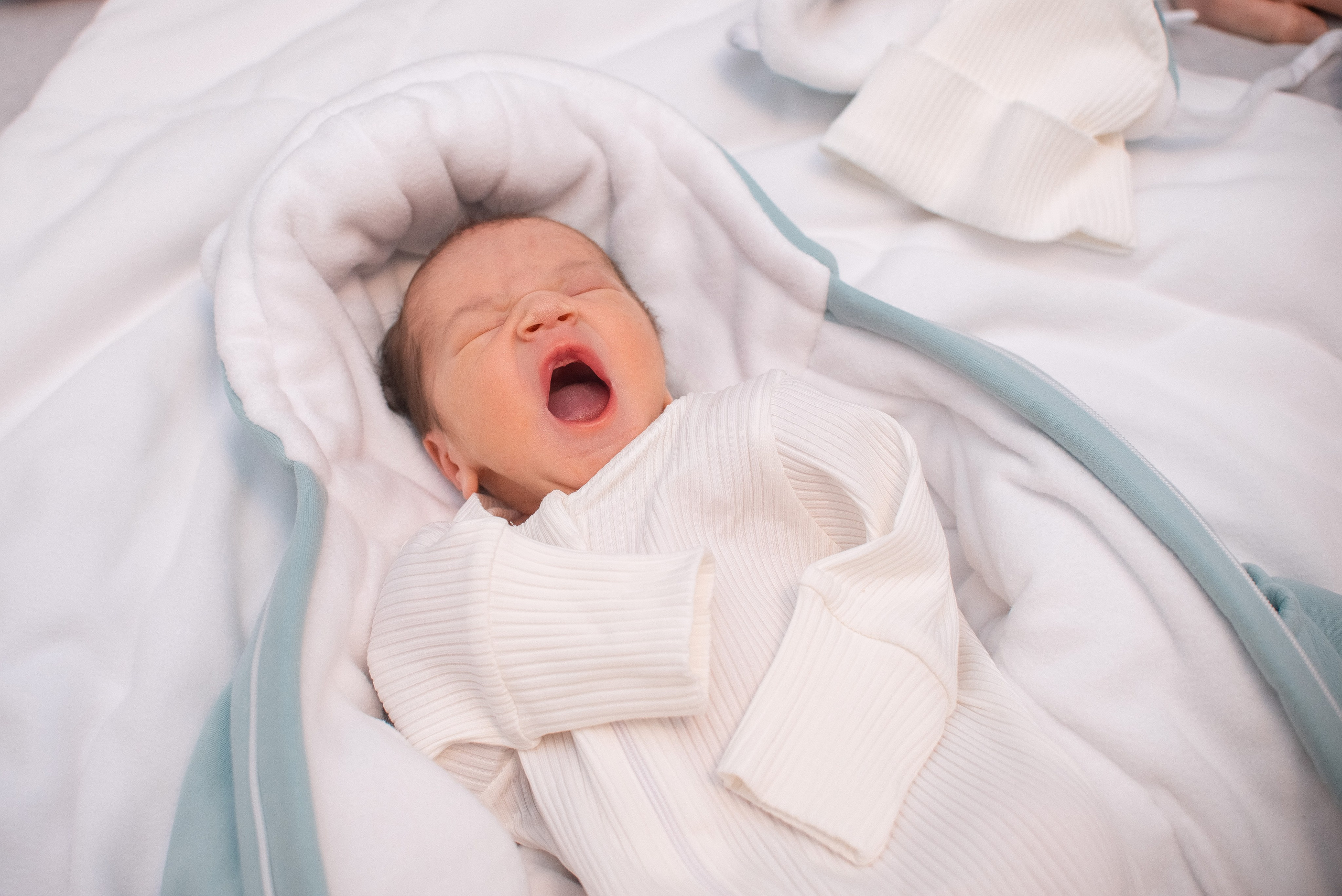 Выписка Веолетты 5РД. Семейный фотограф на выписку из роддома и крещение Минск Настя Гришук