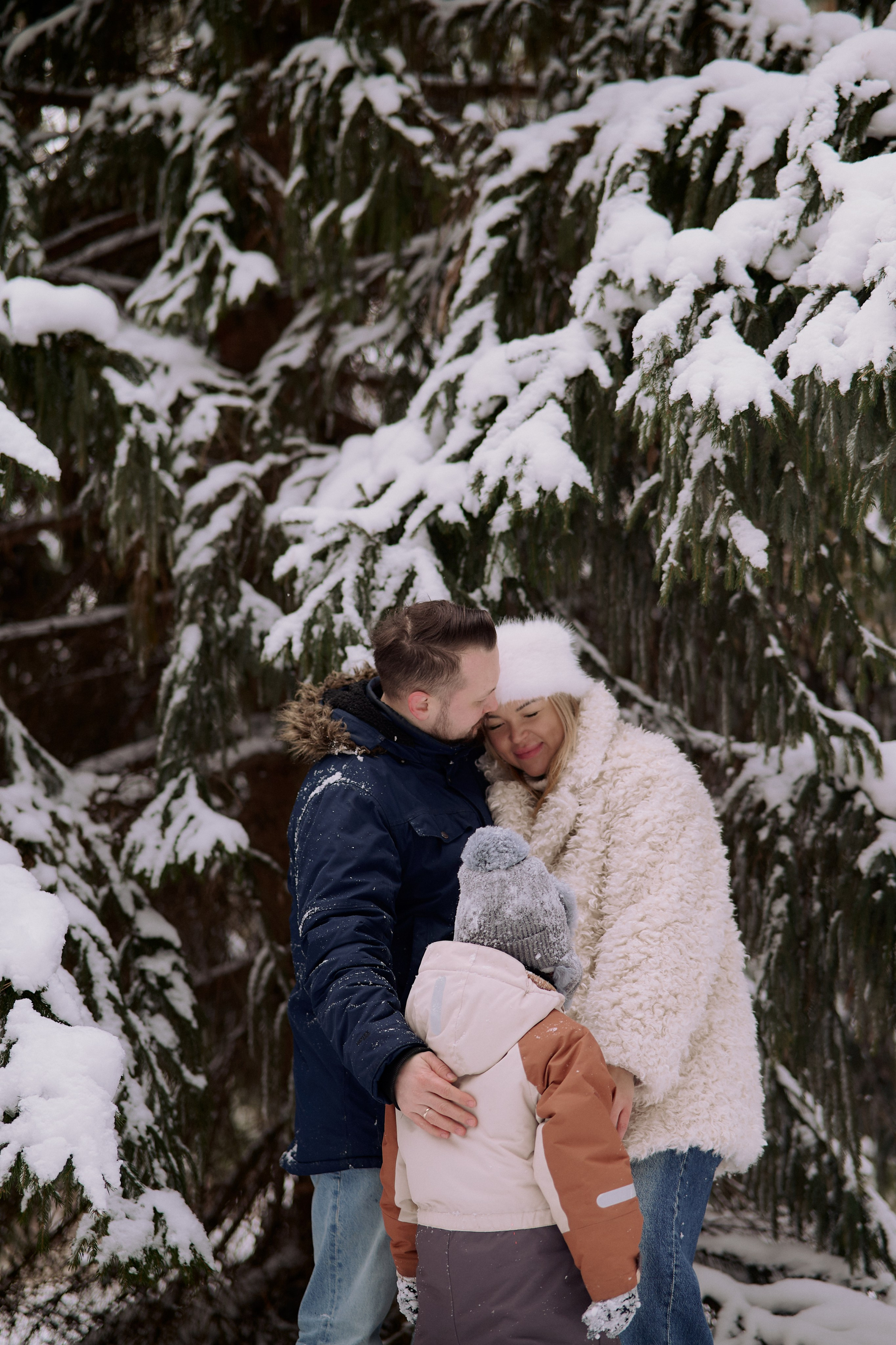 Паша, Света и Марк на зимней прогулке. Семейный и свадебный lifestyle-фотограф в Москве Мария Петрова
