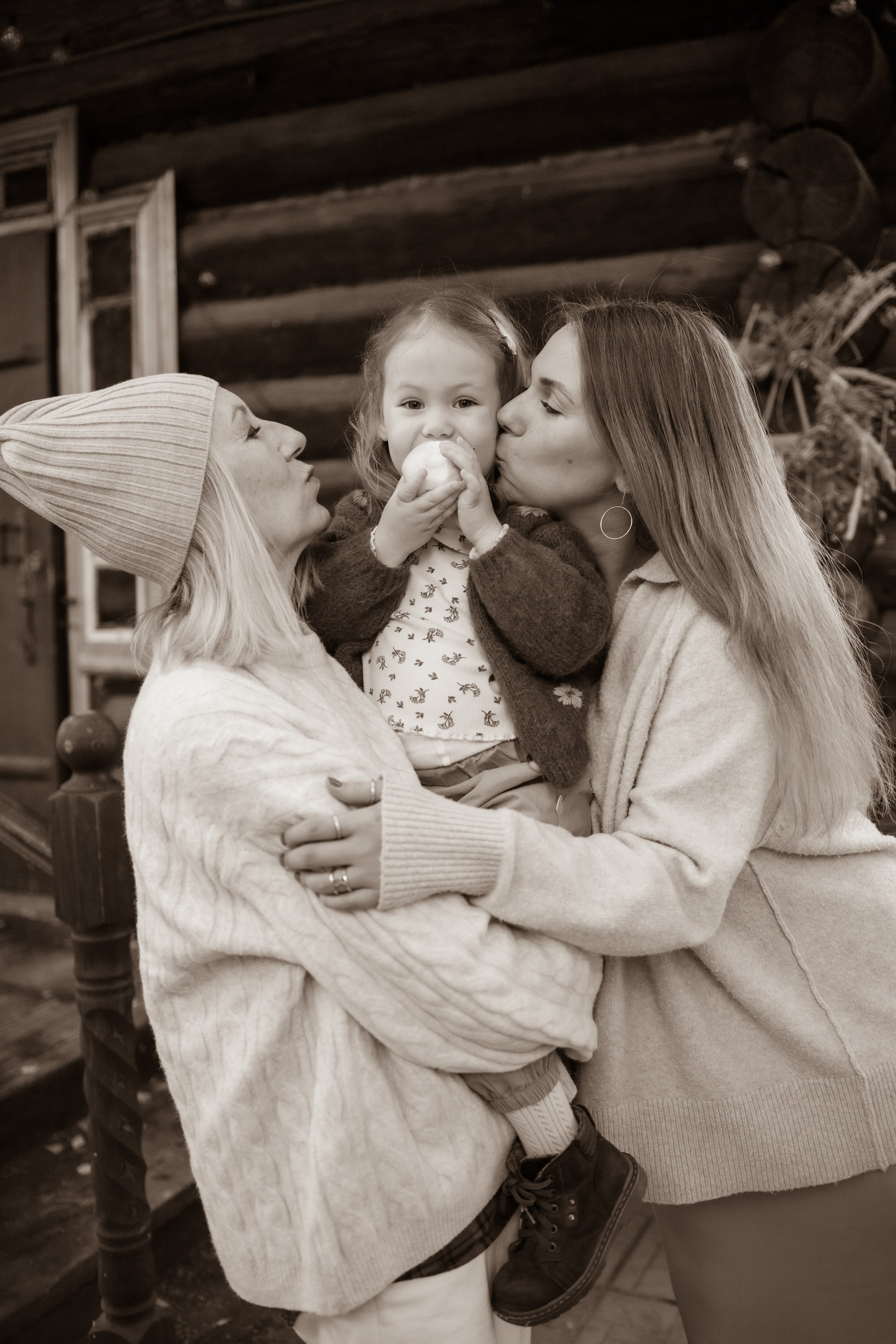 Осень в ладошках мамы. Ваш фотограф