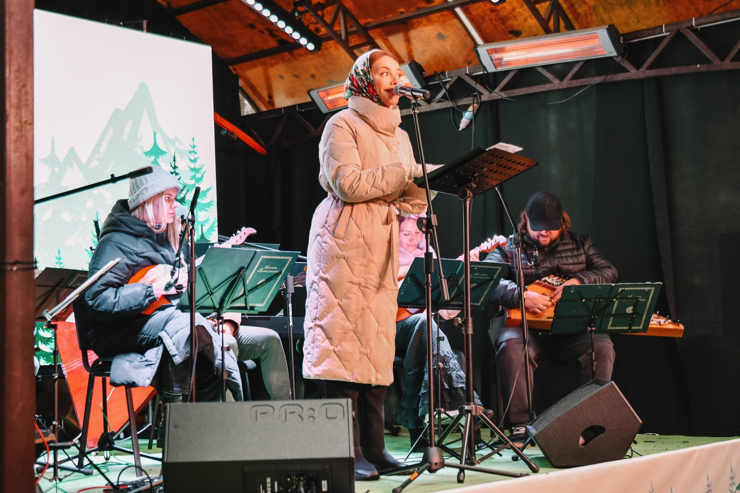 10 сосновых шишек. Kirillova Studio — мастерская декора и событий Юли Кирилловой