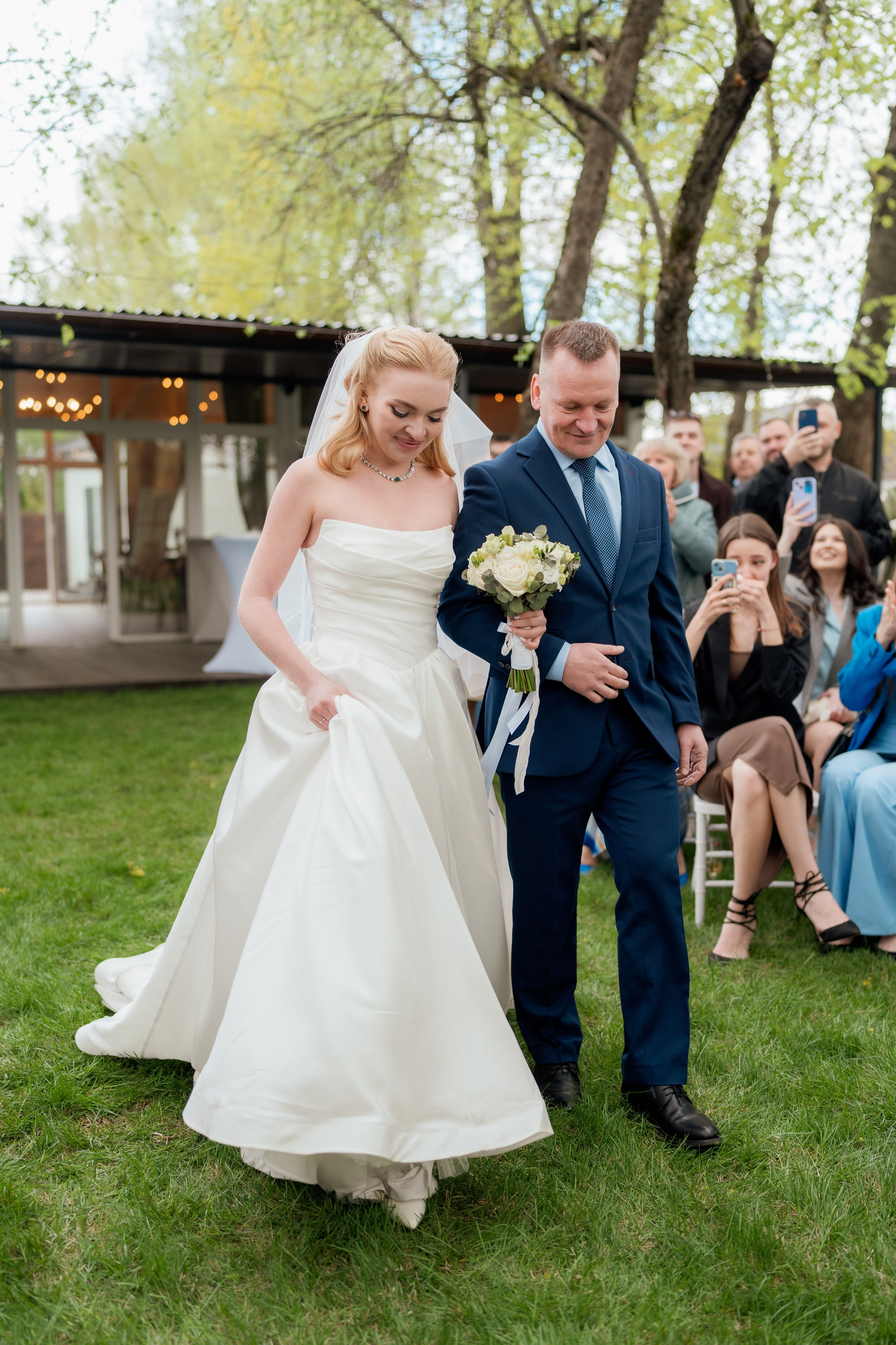 Алиса и Влад. Полный свадебный день (утро, усадьба, прогулка, выездная регистрация, банкет). Дата съемки 26.04.2025. Свадебный фотограф Москва