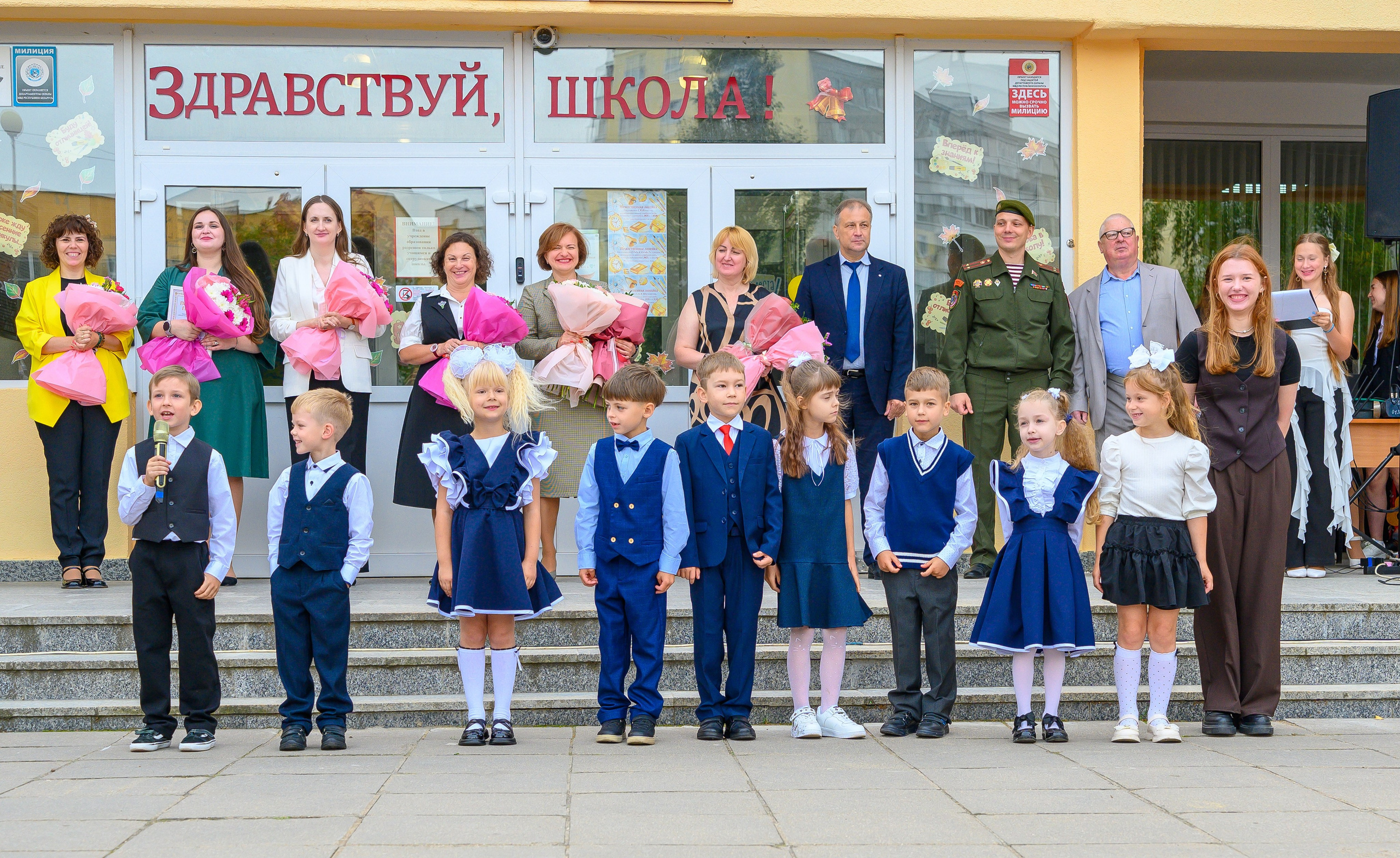 Вот звучит первый звонок, перед этим долгое приготовление к новому этапу в жизни, Яромир идет в школу. Фотоуслуги, услуги фотографа, фотографирование важных событий