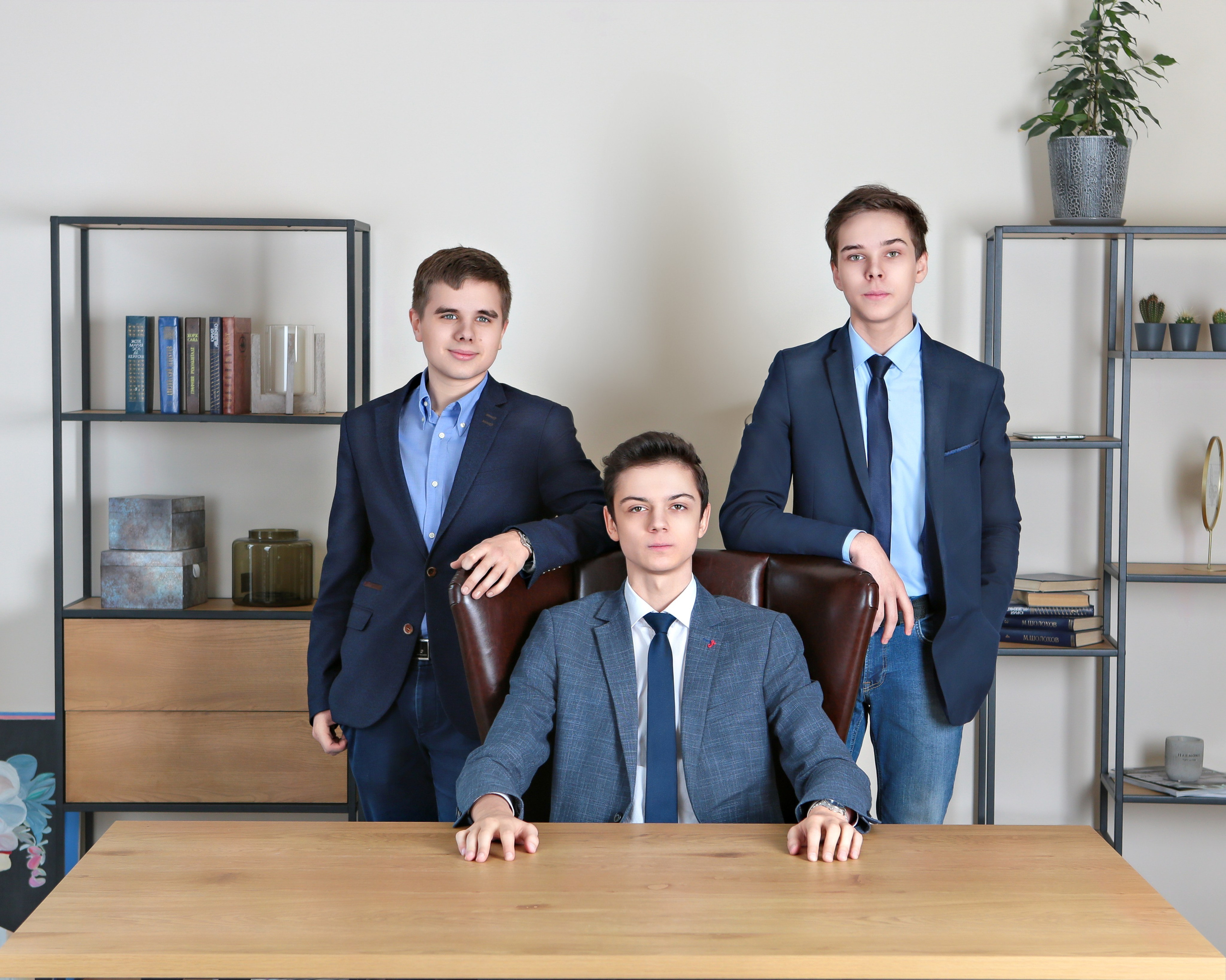 Друзья. Выпускные альбомы и школьный фотограф в Подольске, Троицке, Щербинке, Москве и Московской области