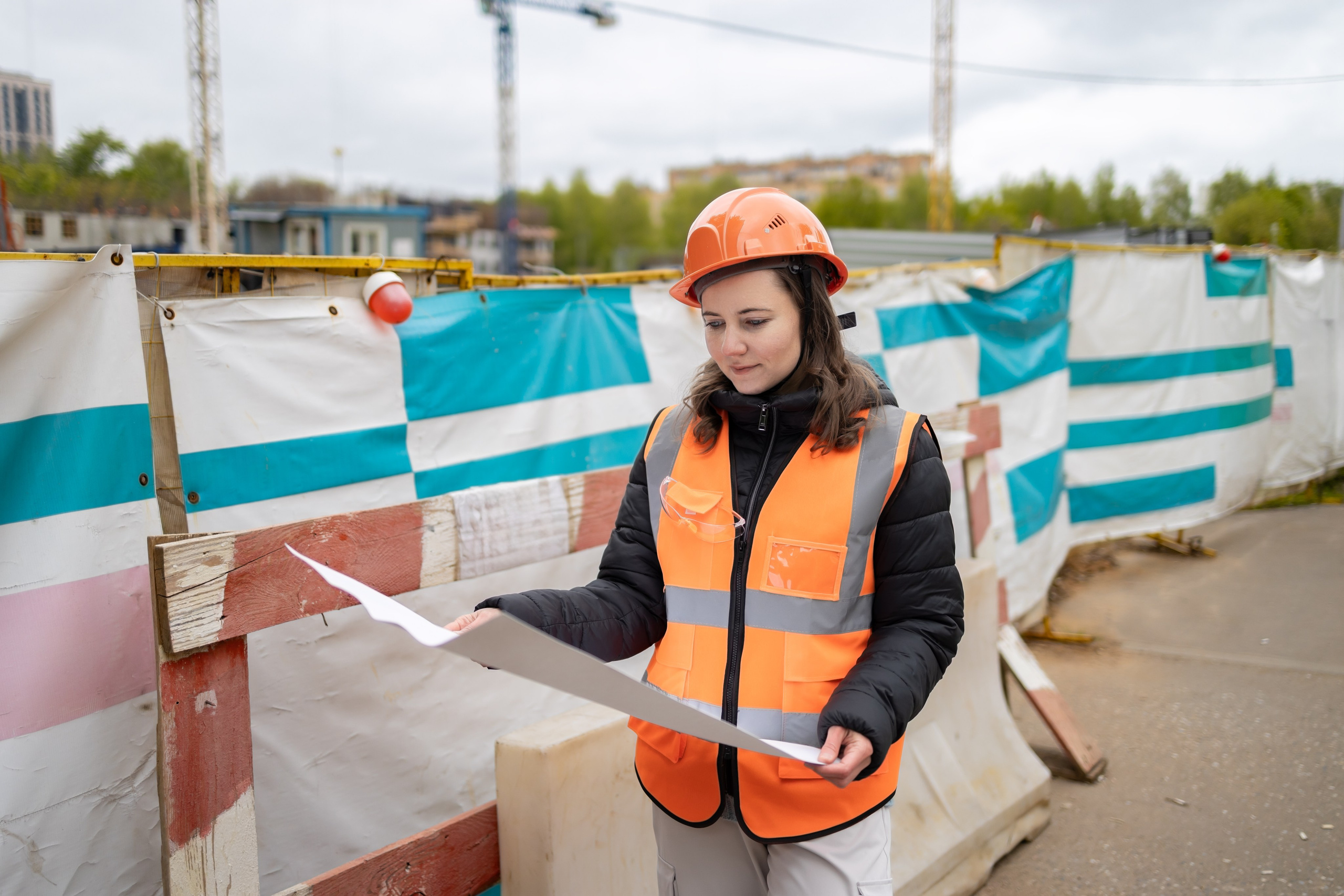 Фотосессия «Стройка» модель Ирина. Репортажный, семейный и студийный фотограф в Москве Демин Алексей