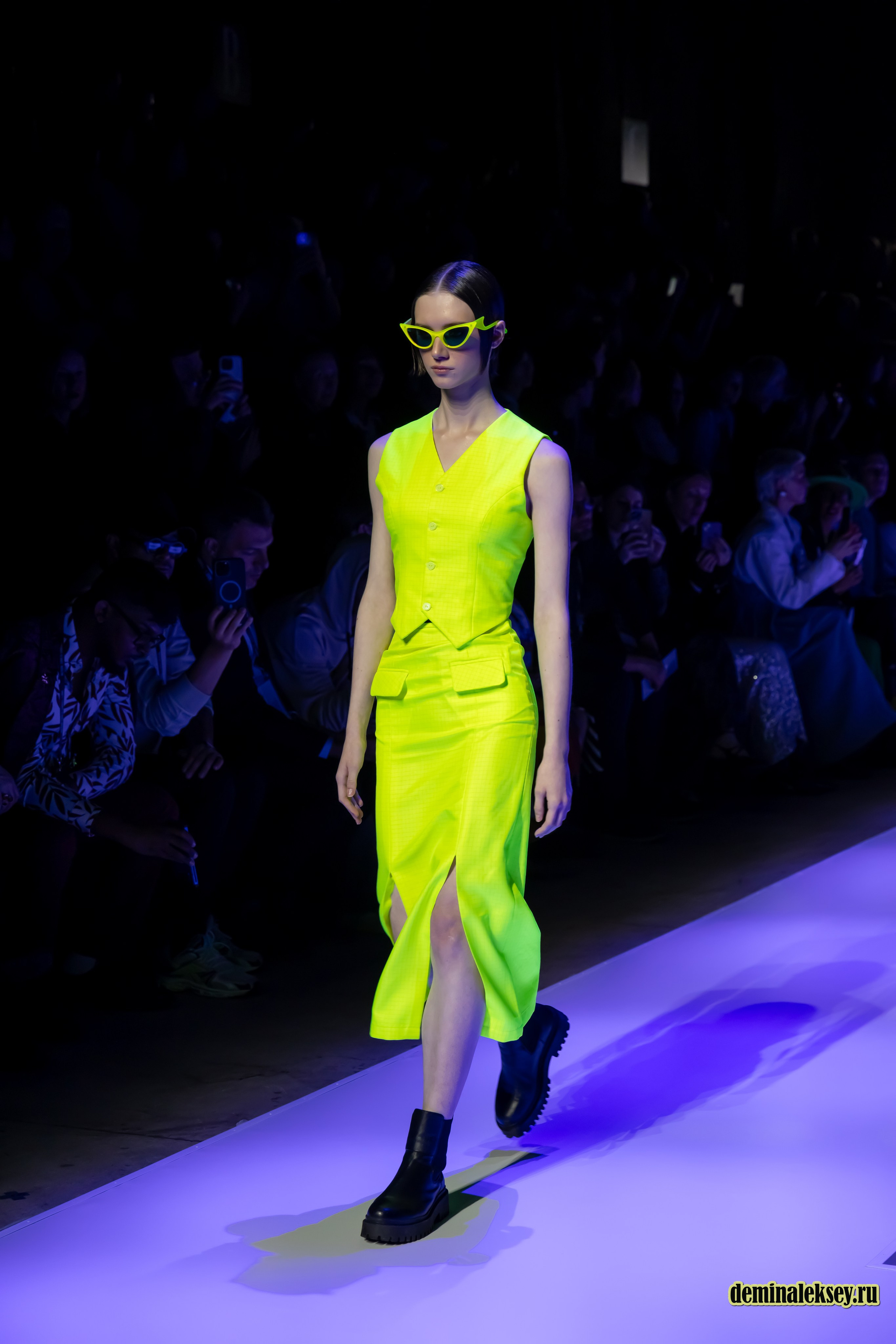 Московская неделя моды 2024 4 октября дизайнер RAEGITAZORO Индонезия. Репортажный, семейный и студийный фотограф в Москве Демин Алексей