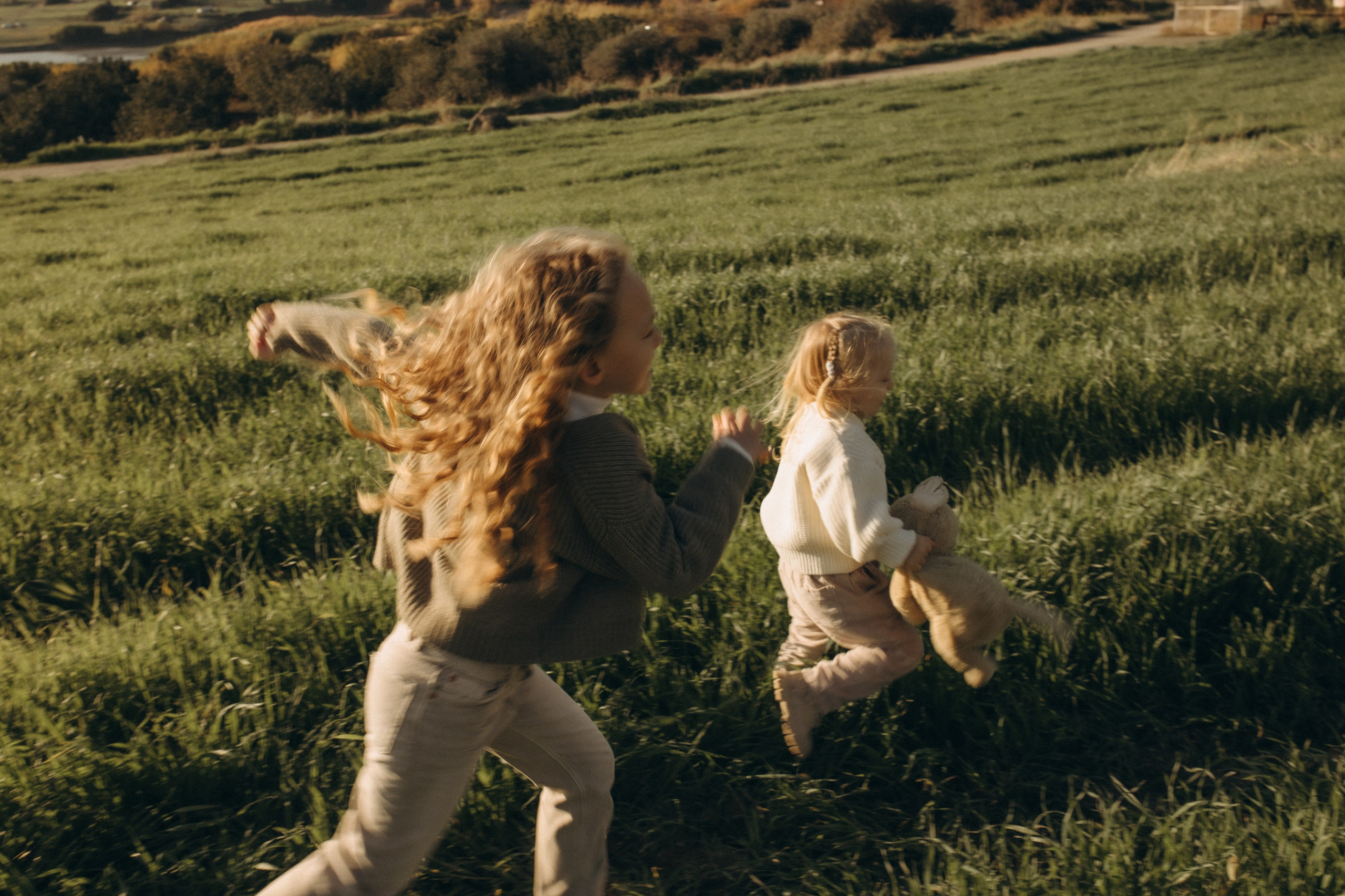 A warm afternoon in the field, just us and the time to be together. Katerina Nord | Wedding and Couple Photographer in Germany and Europe