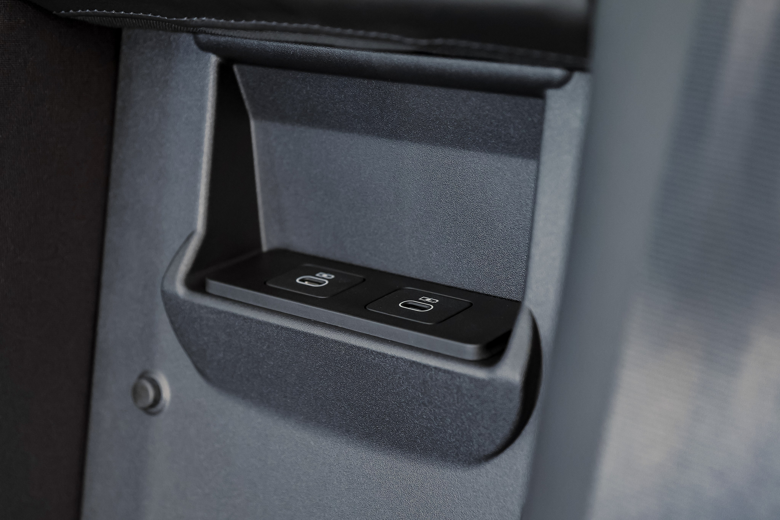 2024 Range Rover Velar 2.0 AT. Mixturecaptures