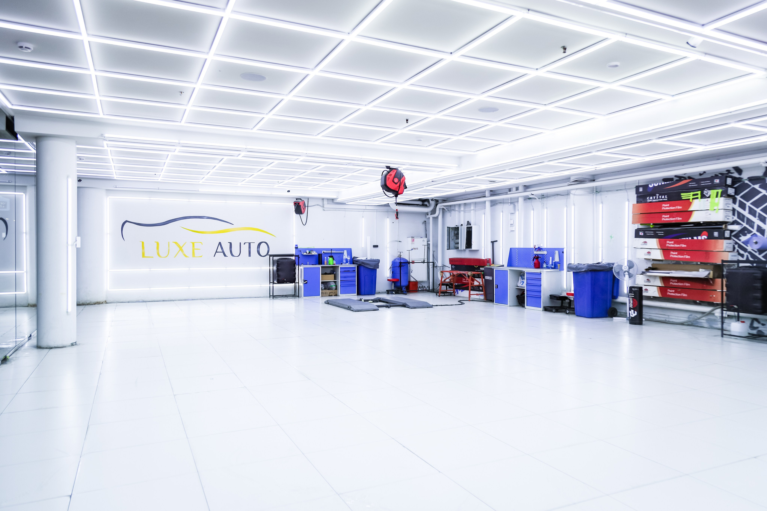 LUXE AUTO DETAILING. Mixturecaptures