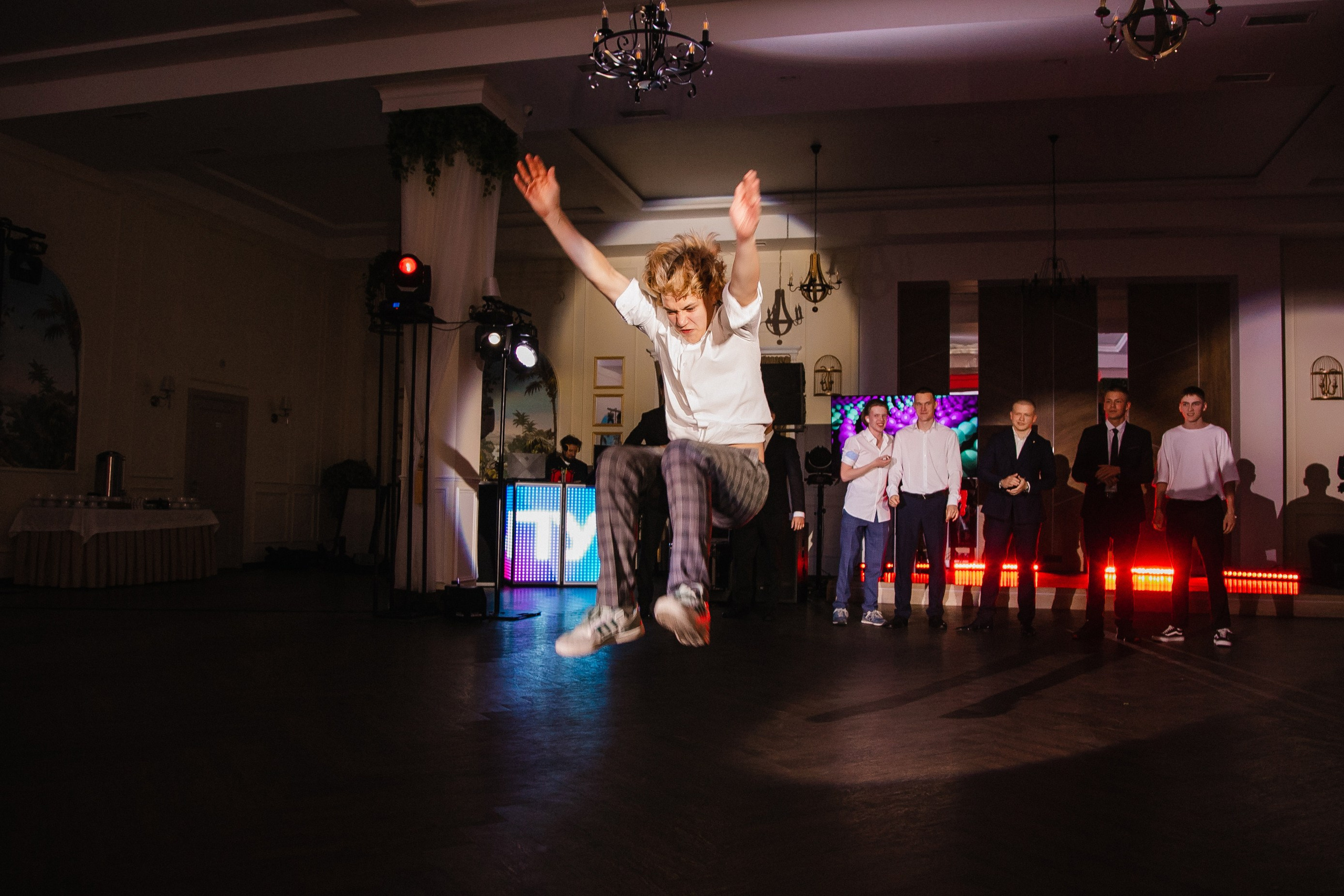 Выпускной Гимназия 1. Роман Урумбаев фотограф Нижневартовск