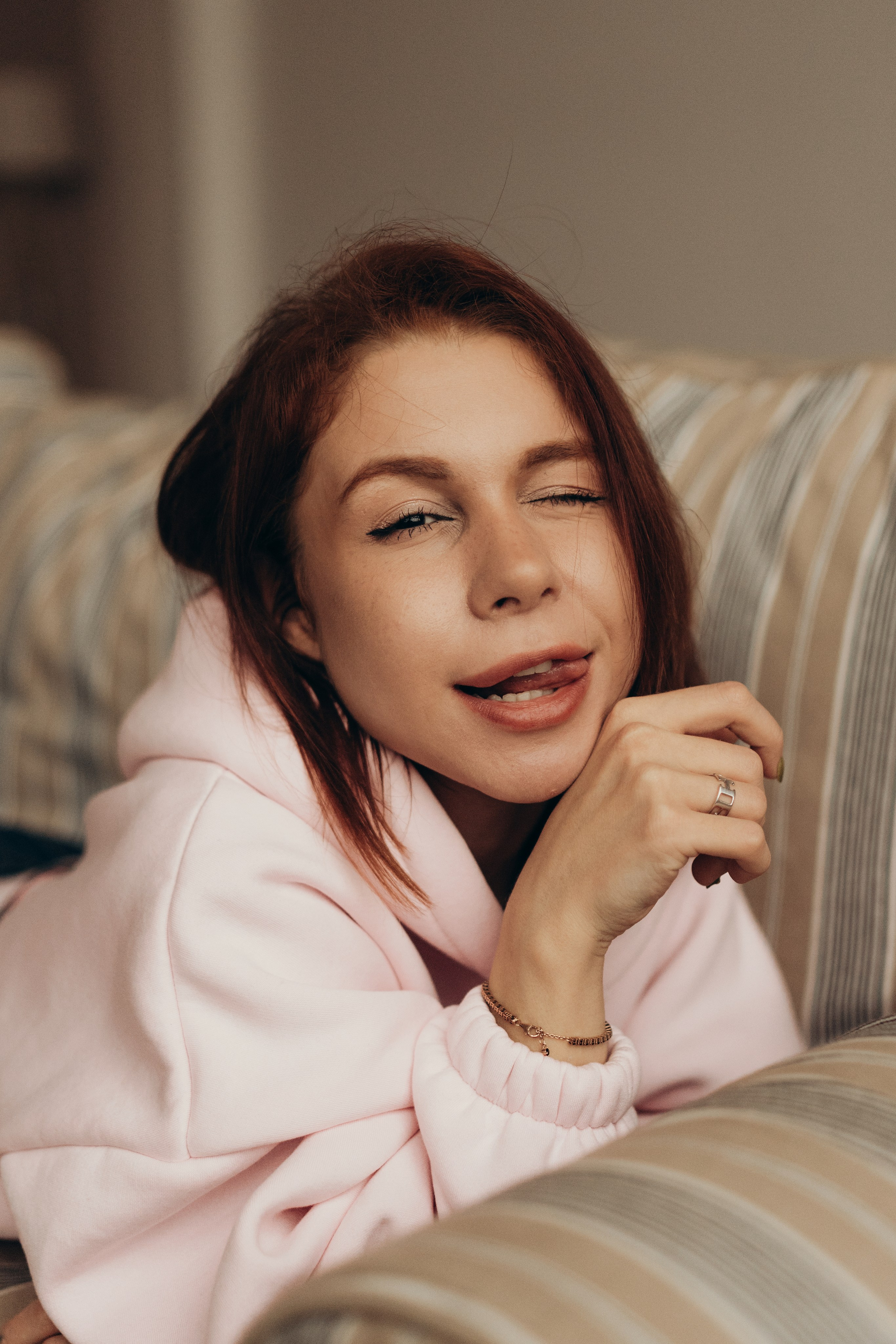 Юлия. Hmliber — фотограф и контент-креатор из Петербурга