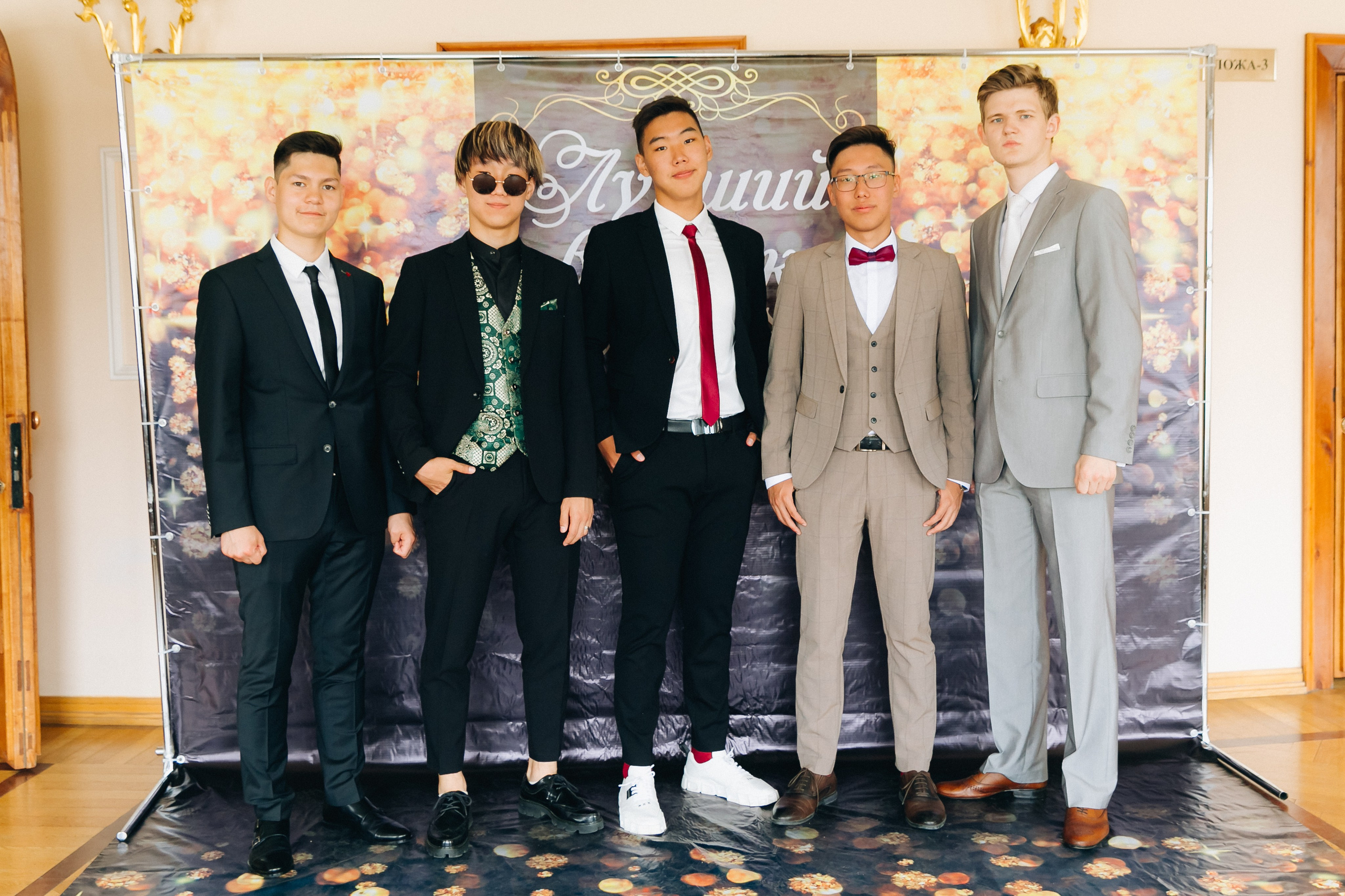 Вручение аттестатов 14 Гимназия. Свадебный и семейный фотограф в Улан-Удэ