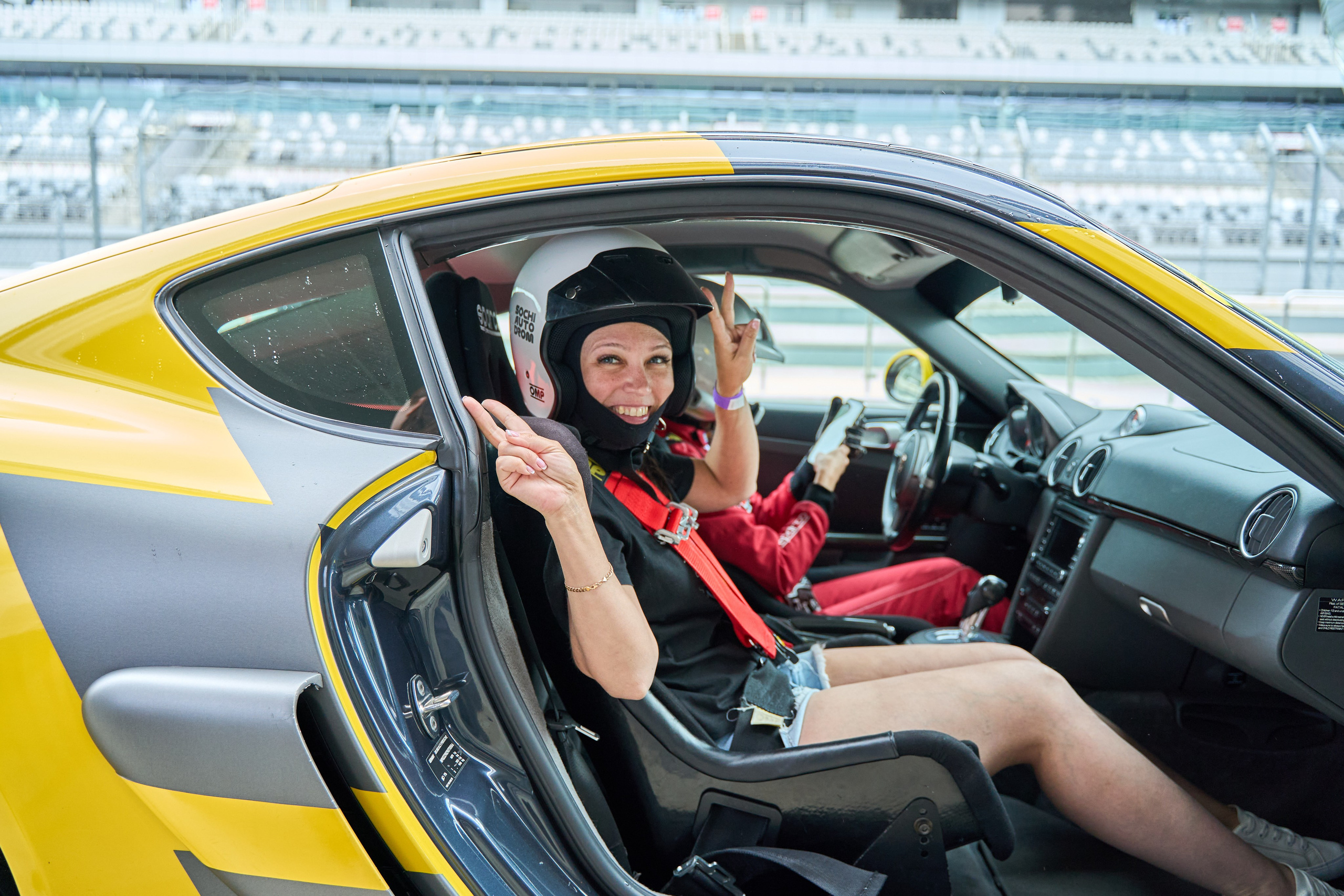 Формула 1 корпоративные заезды. Фото и видео съемка в Сочи Адлере Красной поляне