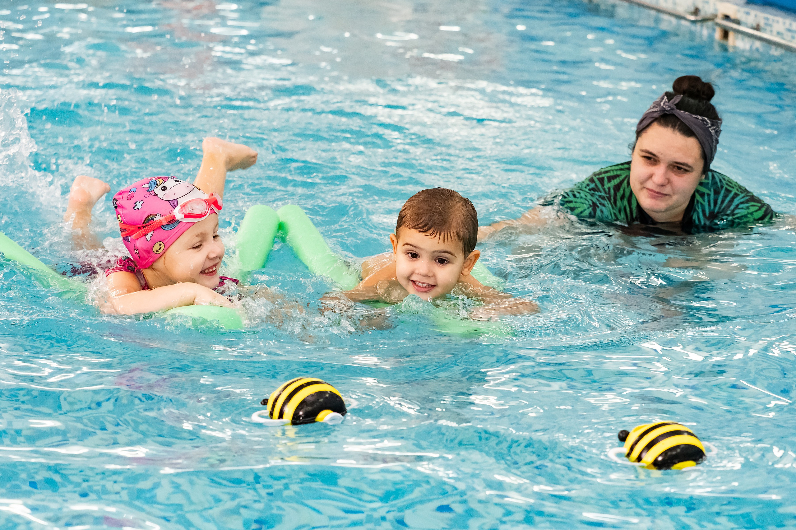 Грудничковое плавание. Репортажный, семейный и детский фотограф в Пензе и Заречном Арина Ермилова. Картины барельеф на заказ