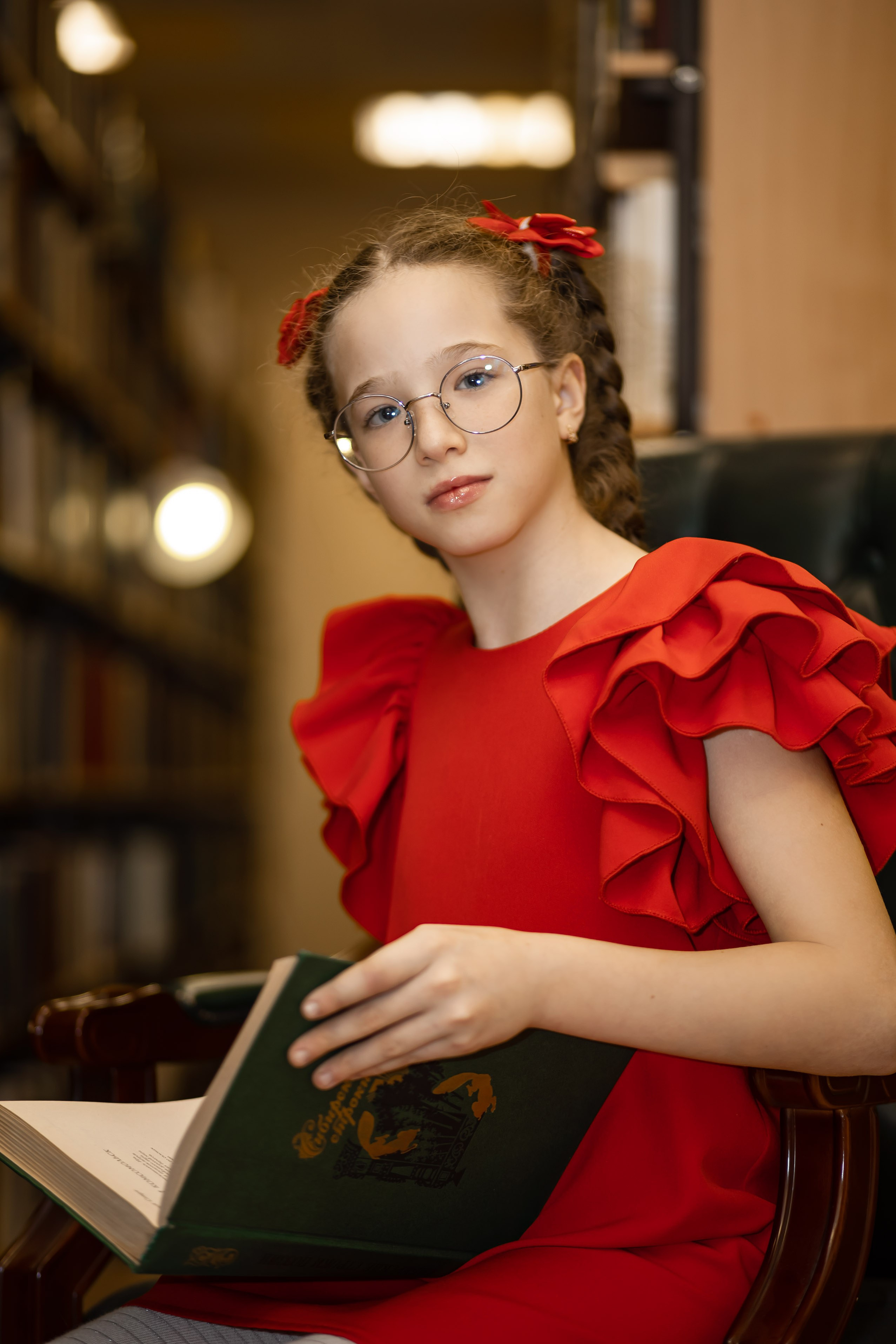 Фотосессия в библиотеке. Фотограф Григорьева Ольга. Портретная, семейная съёмка, Love Stori, видеосъёмка в городе Чита. Выпускные альбомы, фотокниги