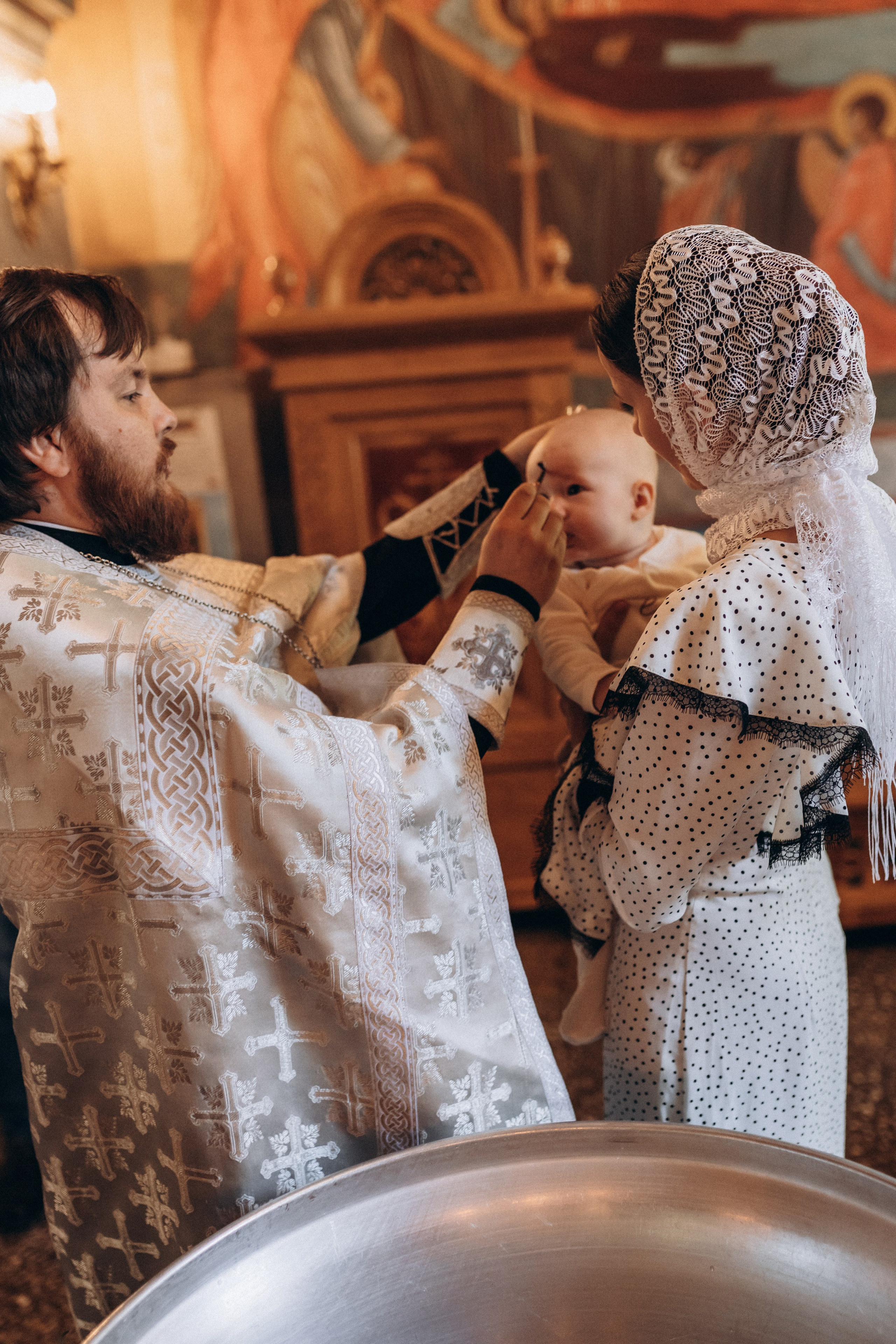 Таинство Крещения Ромы Церковь Покрова Пресвятой Богородицы в Покровском-Глебове-Стрешневе. Семейный и женский фотограф в Москве Коновалова Олеся