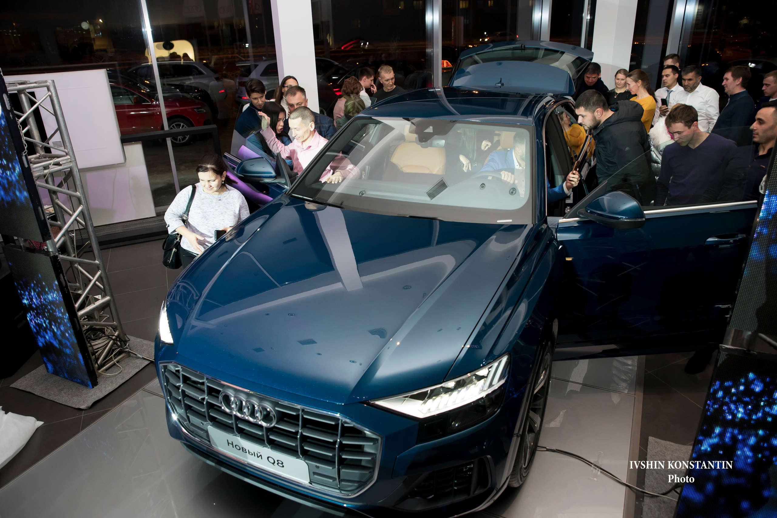 Презентация автомобилей Audi в автосалоне в Ижевске