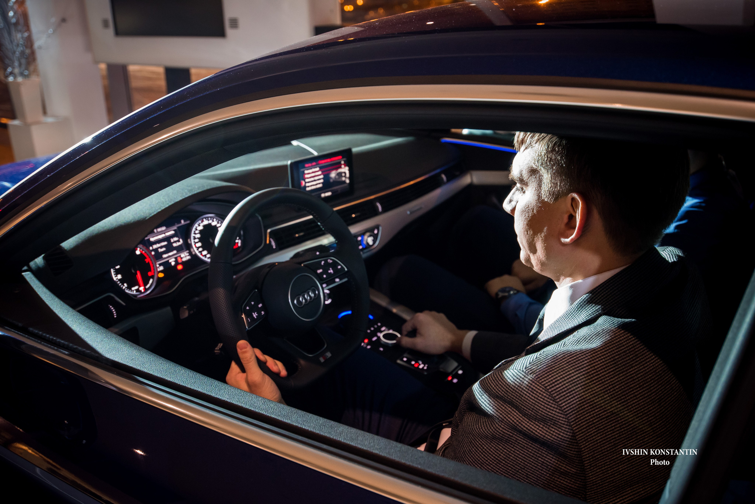 Презентация автомобилей Audi в автосалоне в Ижевске