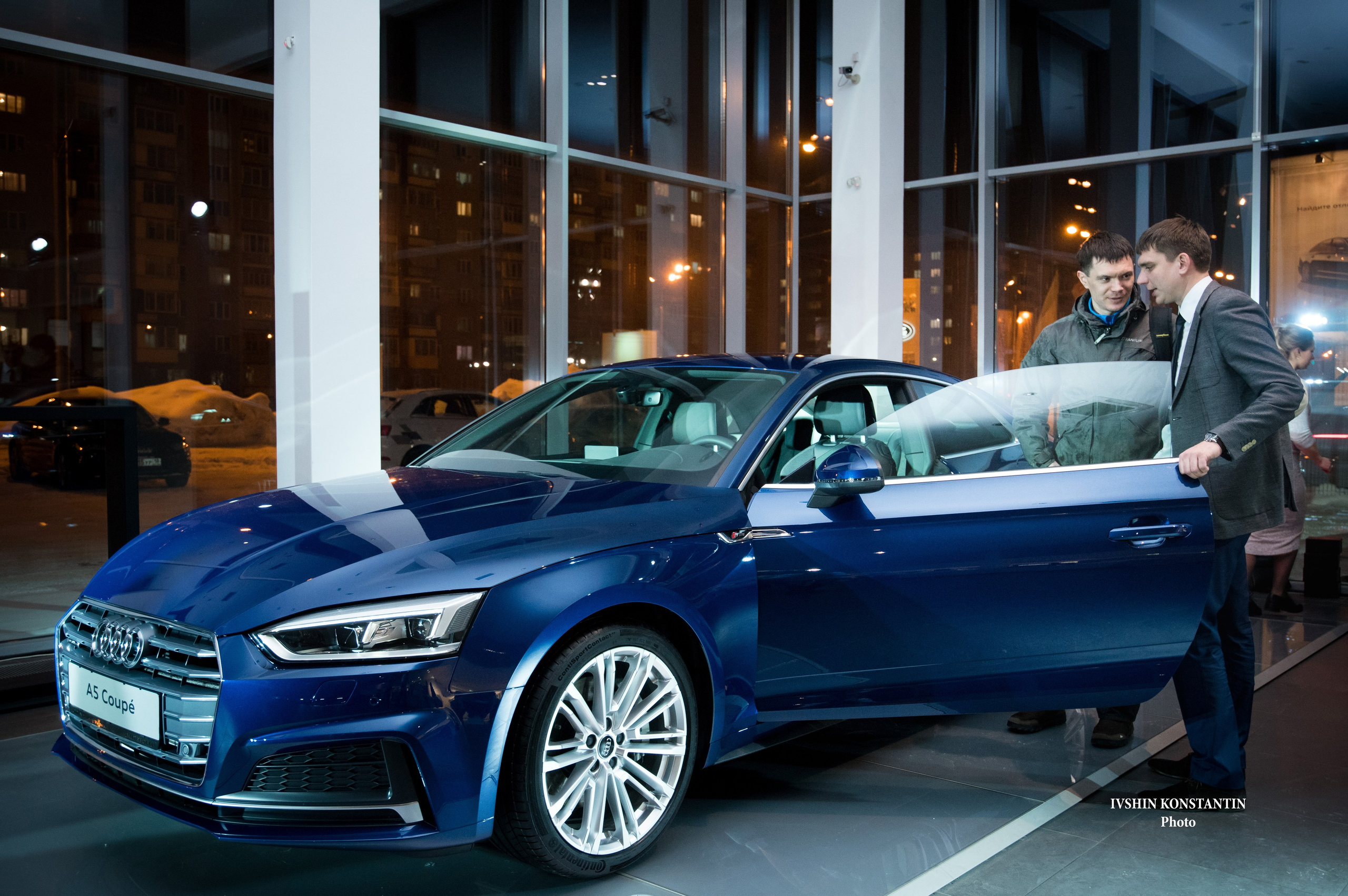 Презентация автомобилей Audi в автосалоне в Ижевске
