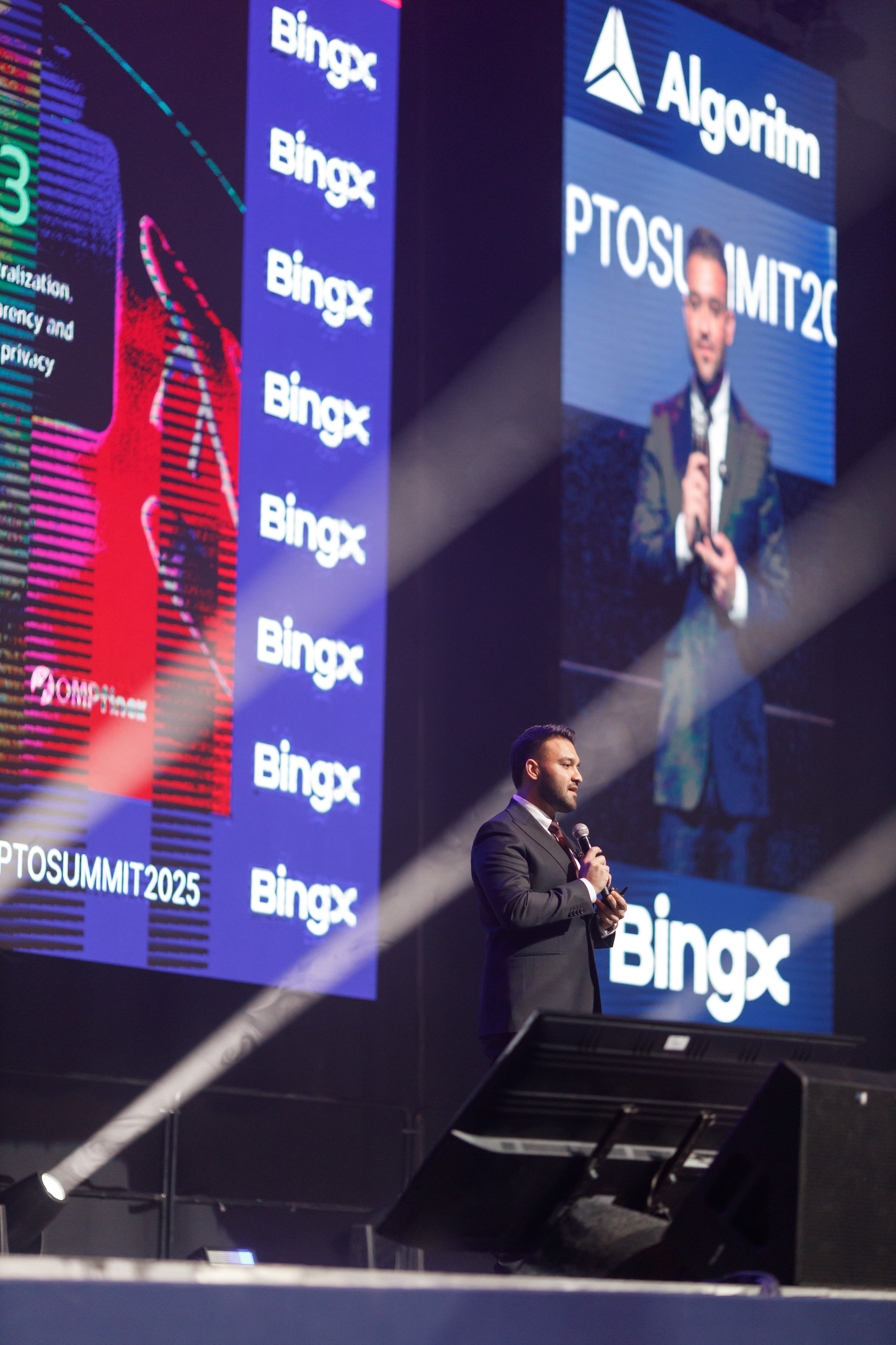 Crypto Summit 2025. Свадебный и репортажный фотограф (Москва, Королев и другие)