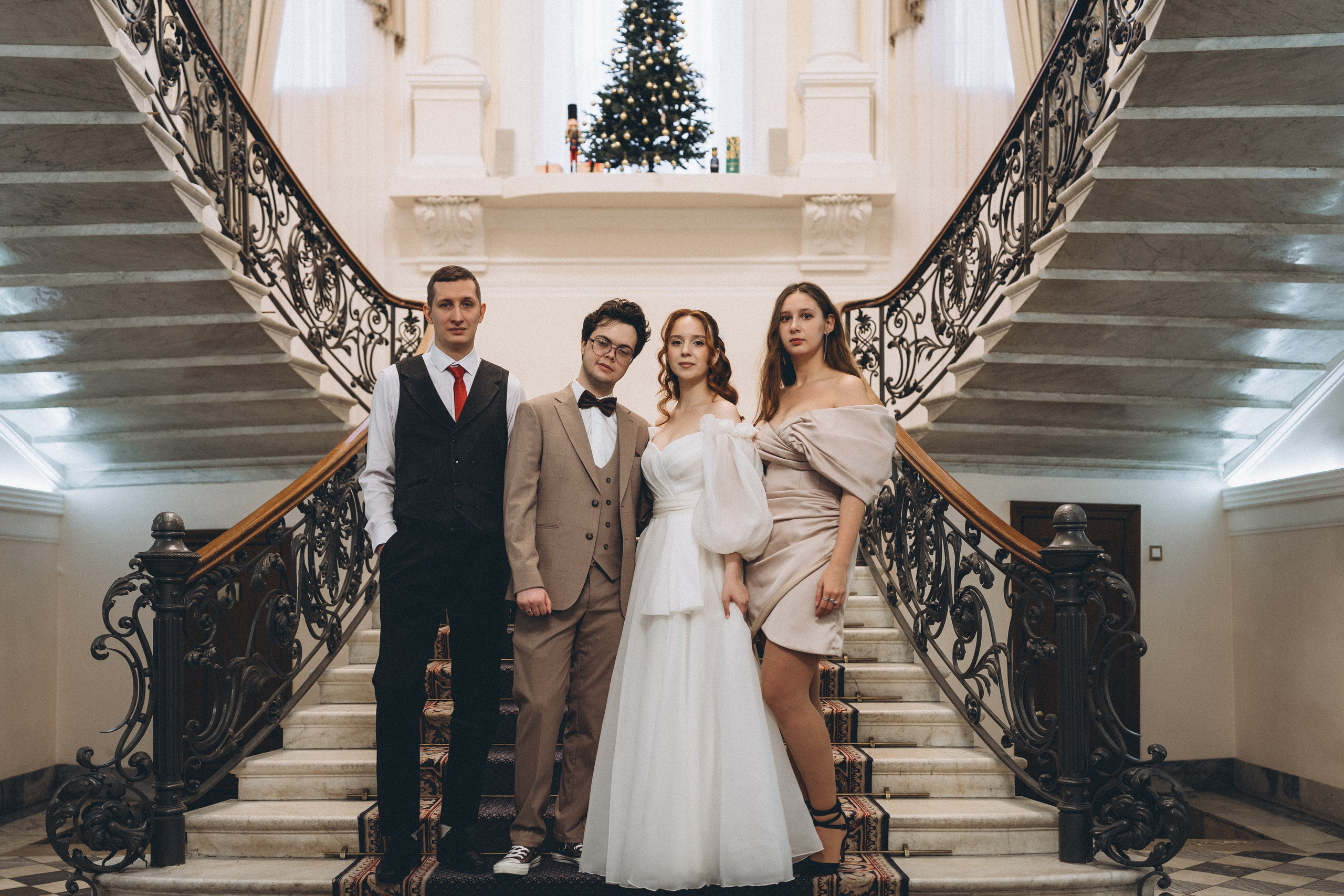 СВАДЕБНАЯ СЬЕМКА ВО ВТОРОМ ДВОРЦЕ С ГОСТЯМИ И ПРОГУЛКА В ТАВРИЧЕСКОМ САДУ. Профессиональный фотограф, Санкт-Петербург — Виктория Богомолова