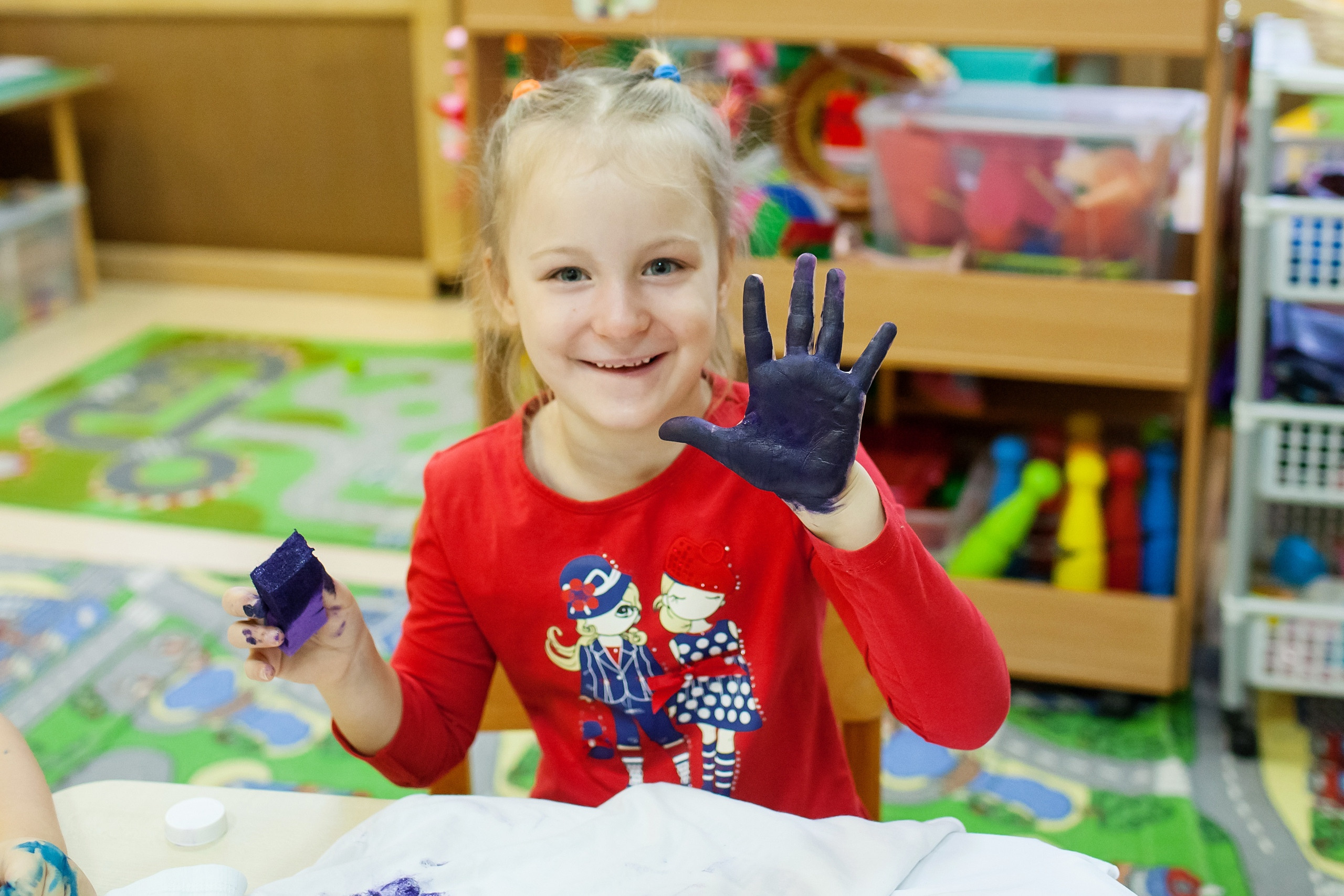 Фотография для выпускных альбомов в детском саду в выпускной группе в подготовительной группе детей фотограф для выпускных альбомов фото детей мастер-класс в детском саду краски