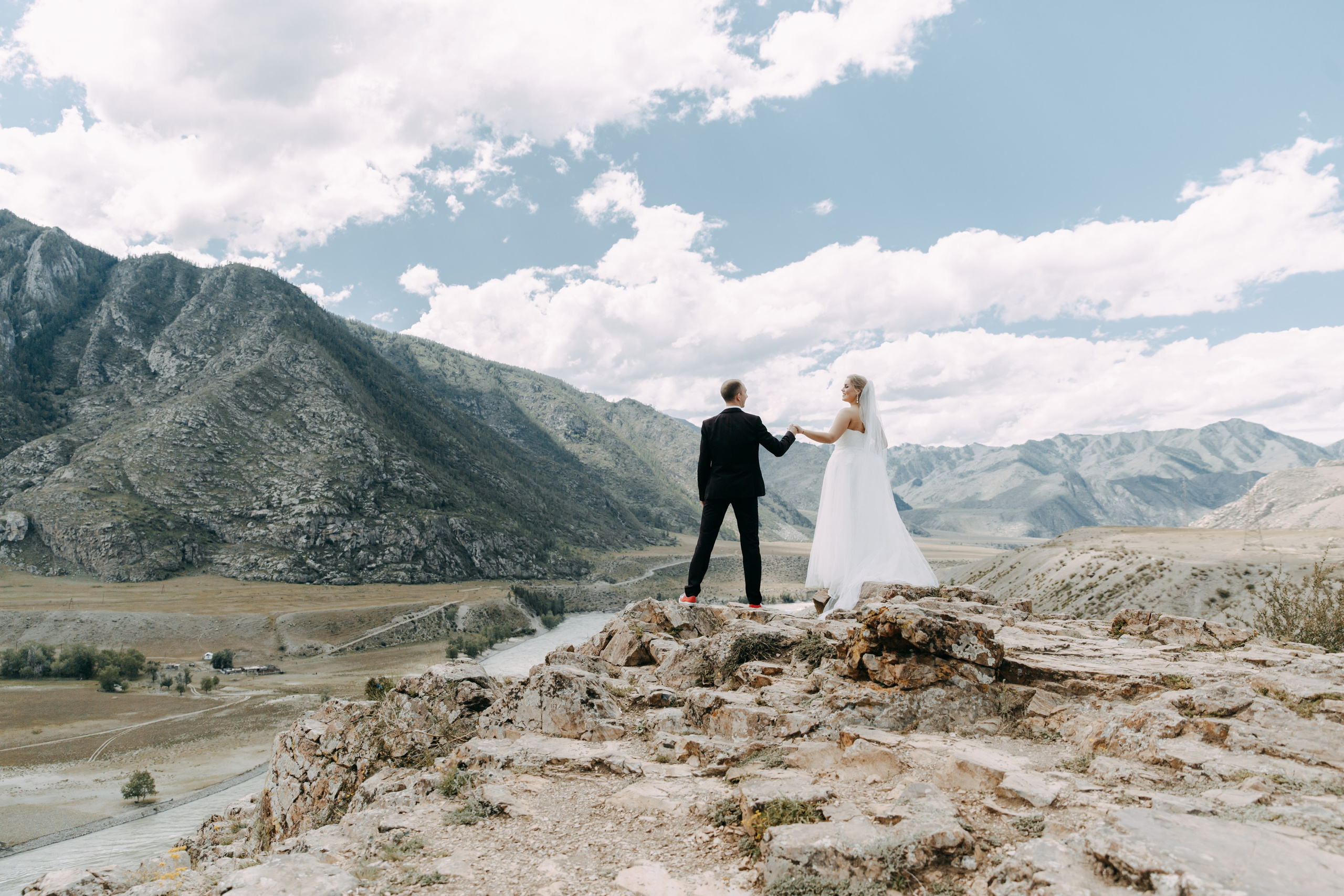 «Мы только что расписались и едем в свадебное путешествие. Будем в Ине». Фотограф Любовь Щербинина