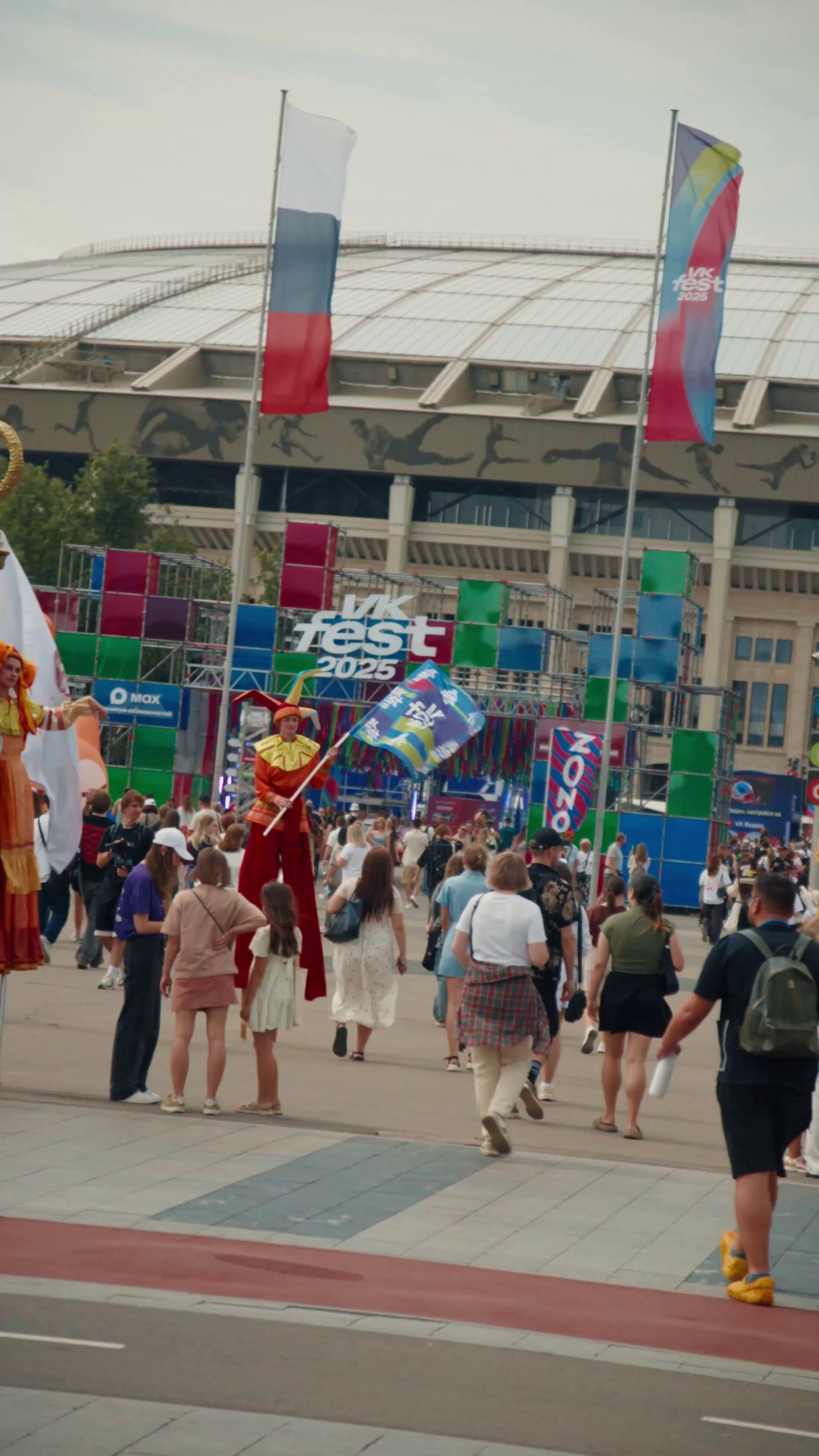 Вертикальные видео. Okunev Оператор-постановщик. Москва