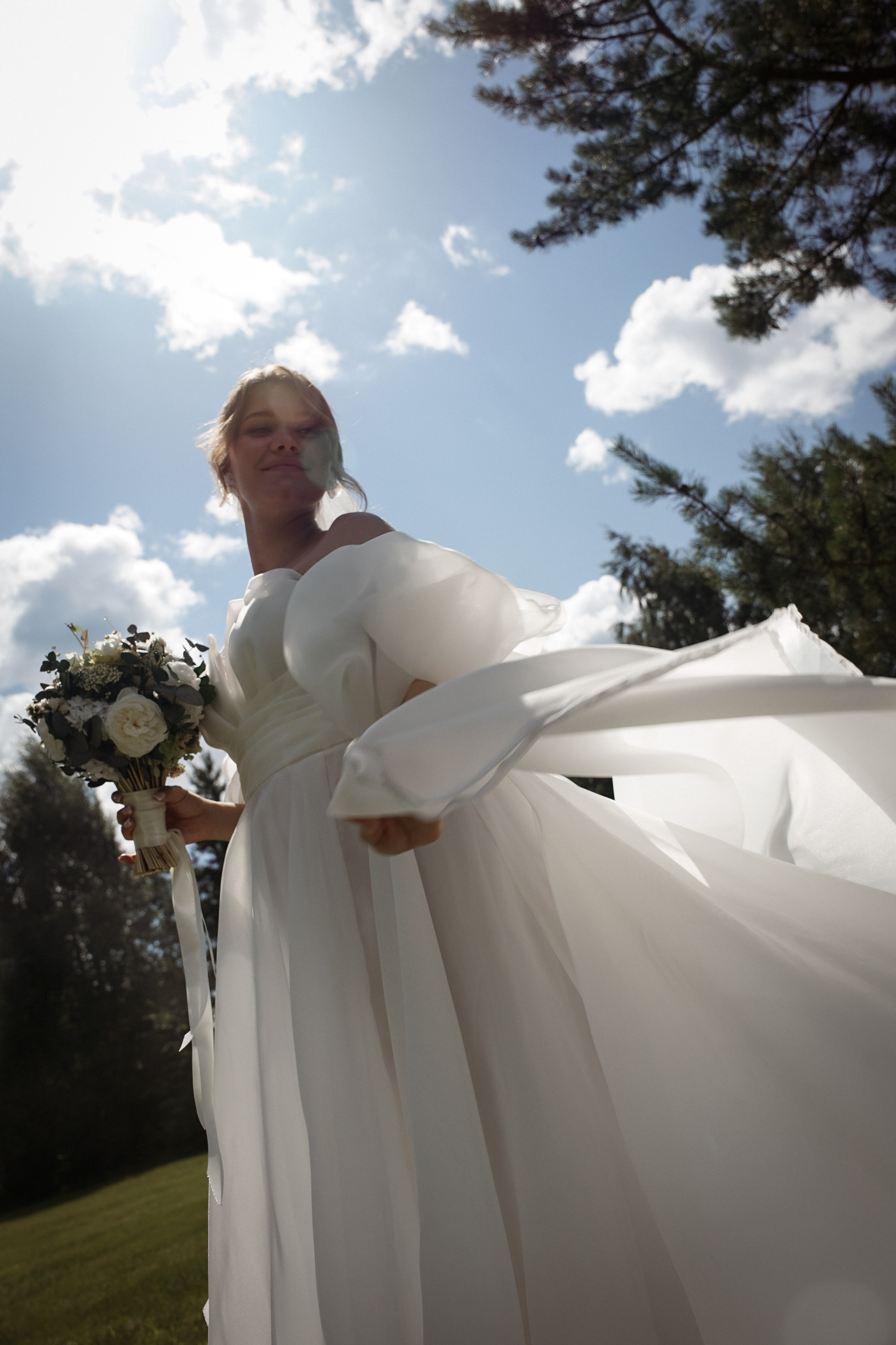 Свадебная фотосессия у оперного театра Екатеринбург