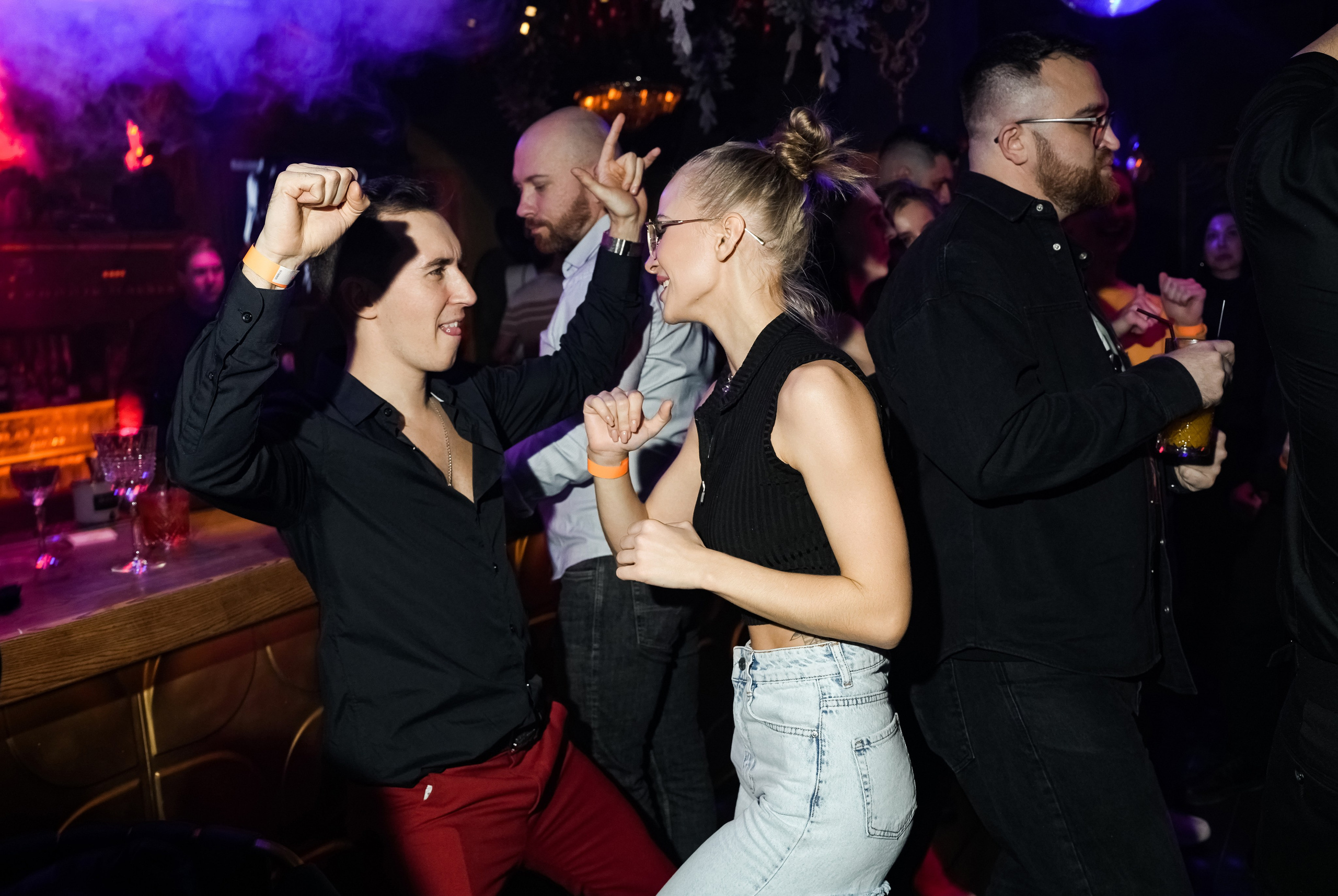 EVENT-туса в караоке. Свадебный фотограф и видеограф в Ростове-на-Дону. Максим и Наталья Лебедевы