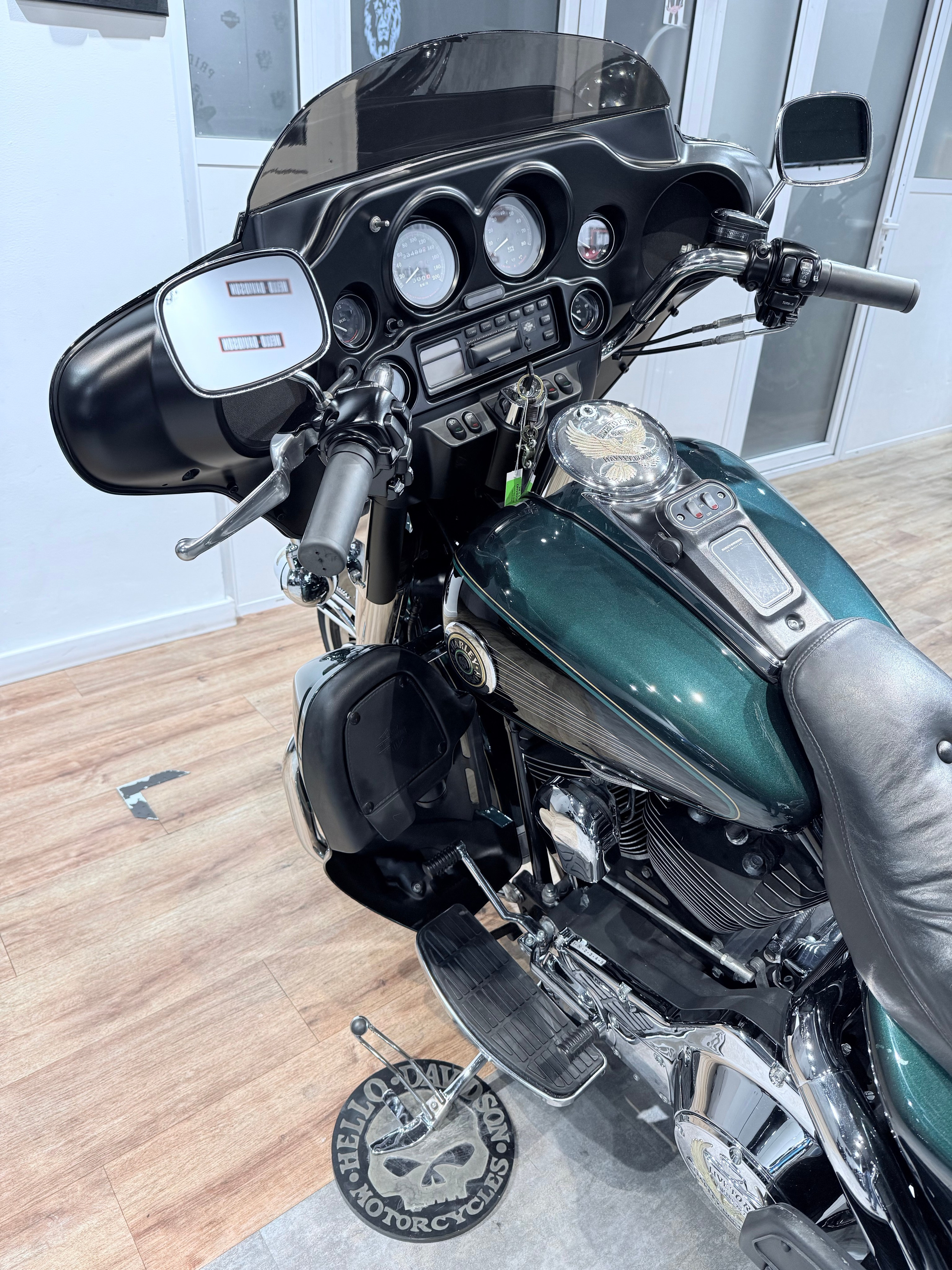 Electra Glide Emerald Green. Hello Davidson, Москва. Только хорошие мотоциклы…