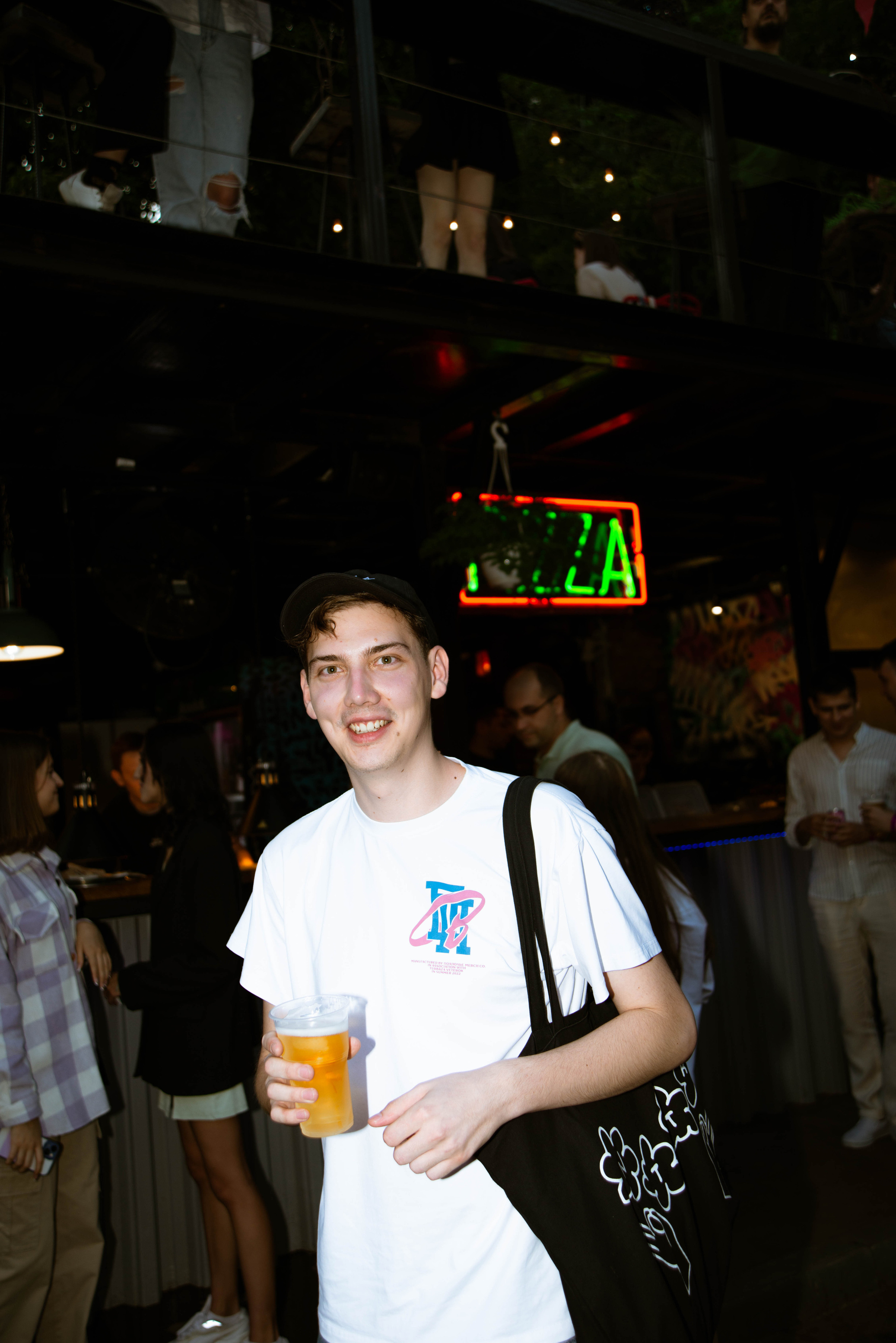 Вечеринка в баре «Вечно молодой». Ксения Glossa. Портретный и репортажный фотограф в Самаре