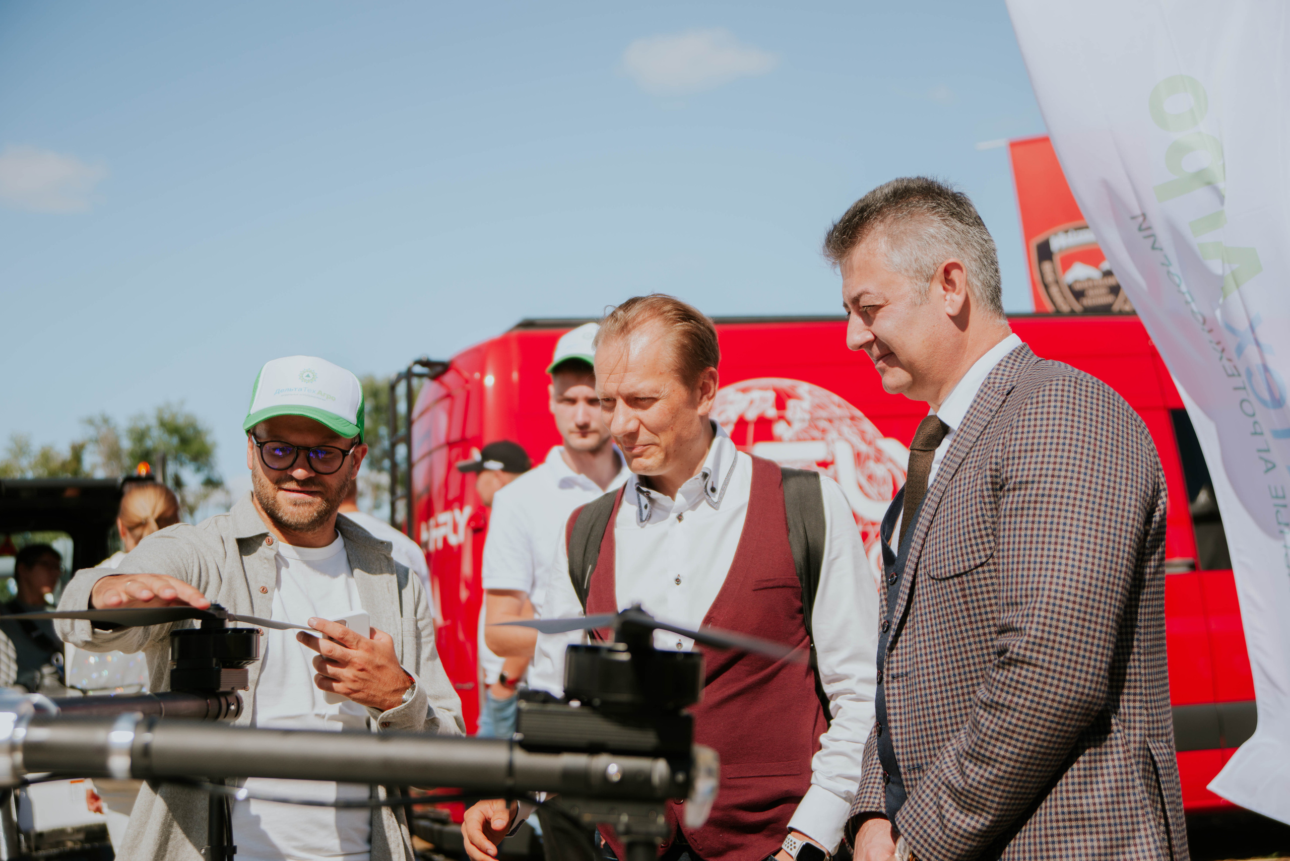 Компания «Транспорт будущего» на промышленной выставке. Ксения Glossa. Портретный и репортажный фотограф в Самаре