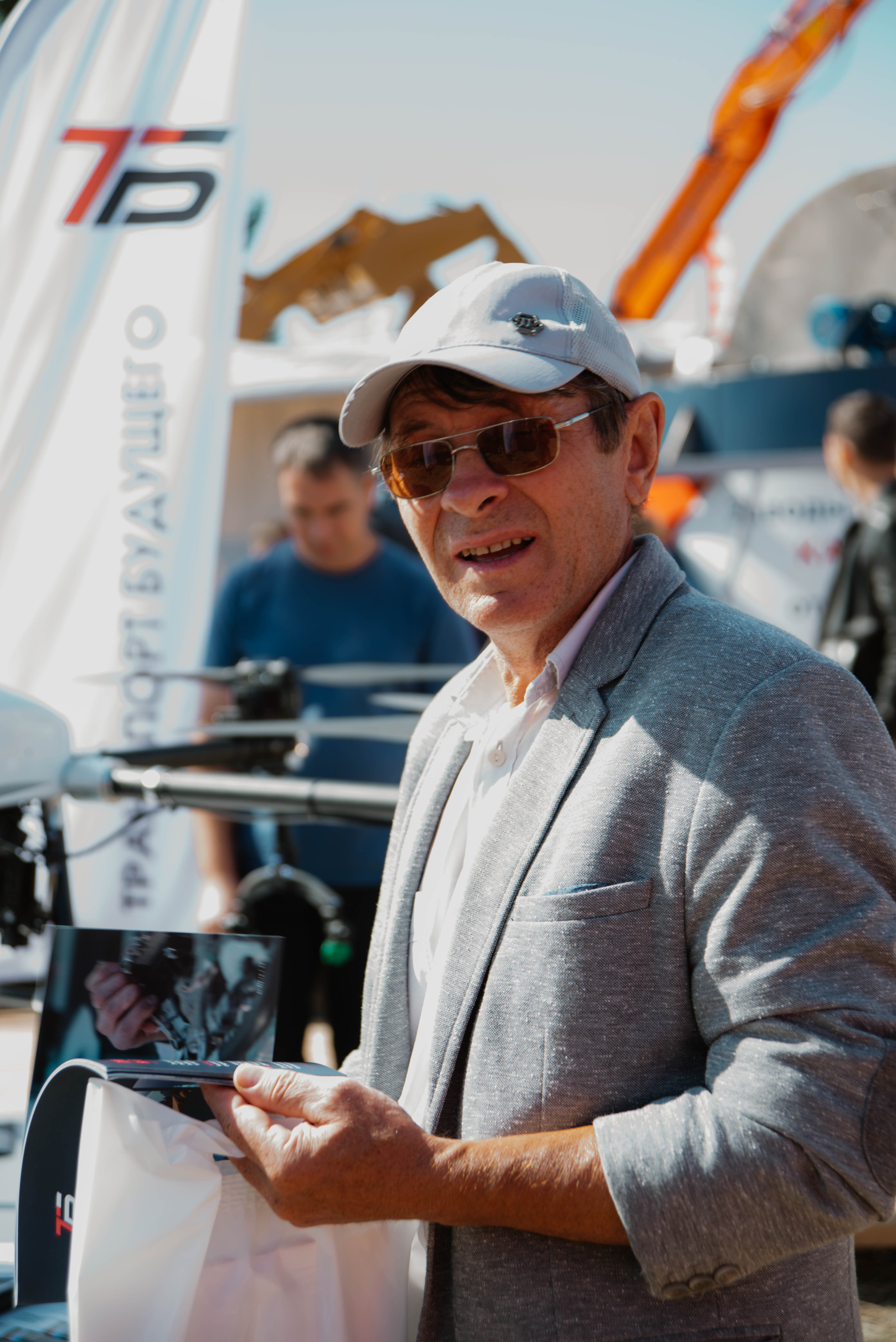 Компания «Транспорт будущего» на промышленной выставке. Ксения Glossa. Портретный и репортажный фотограф в Самаре