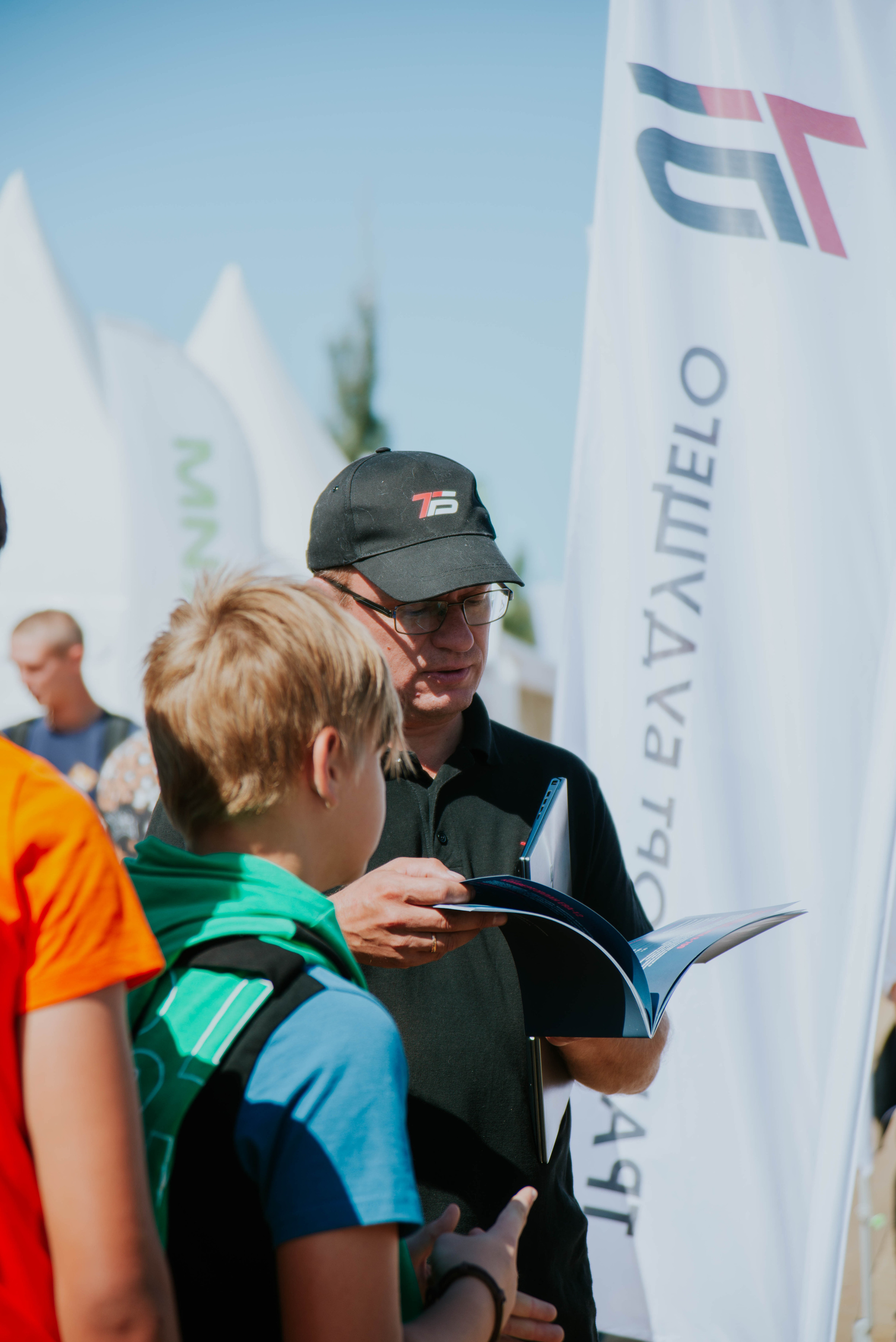 Компания «Транспорт будущего» на промышленной выставке. Ксения Glossa. Портретный и репортажный фотограф в Самаре