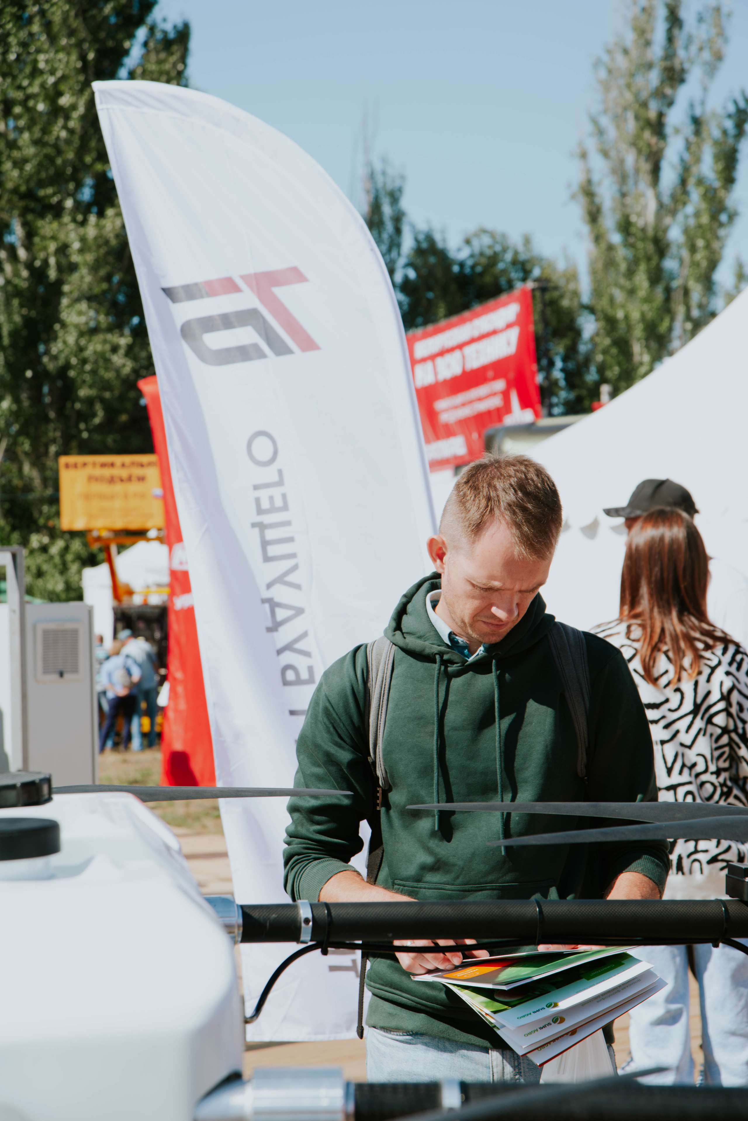 Компания «Транспорт будущего» на промышленной выставке. Ксения Glossa. Портретный и репортажный фотограф в Самаре