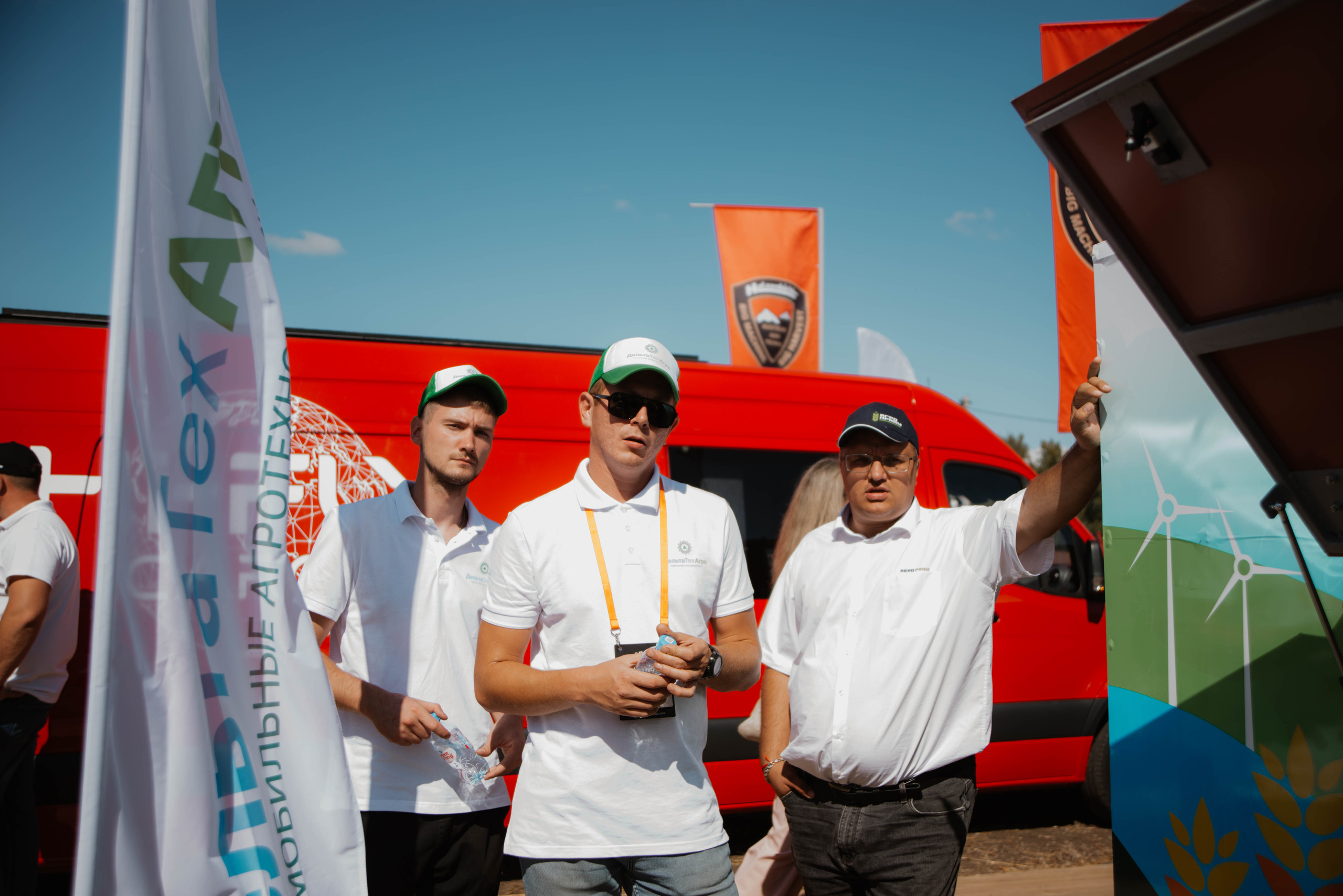 Компания «Транспорт будущего» на промышленной выставке. Ксения Glossa. Портретный и репортажный фотограф в Самаре