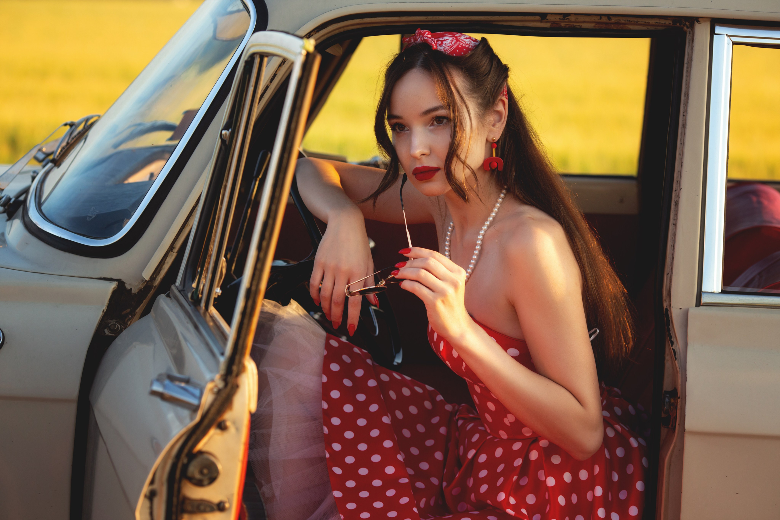 Маша. Фотограф Антонина Свешникова. ВЫПУСКНЫЕ ФОТОКНИГИ для детских садов и школ. Москва, Владимир