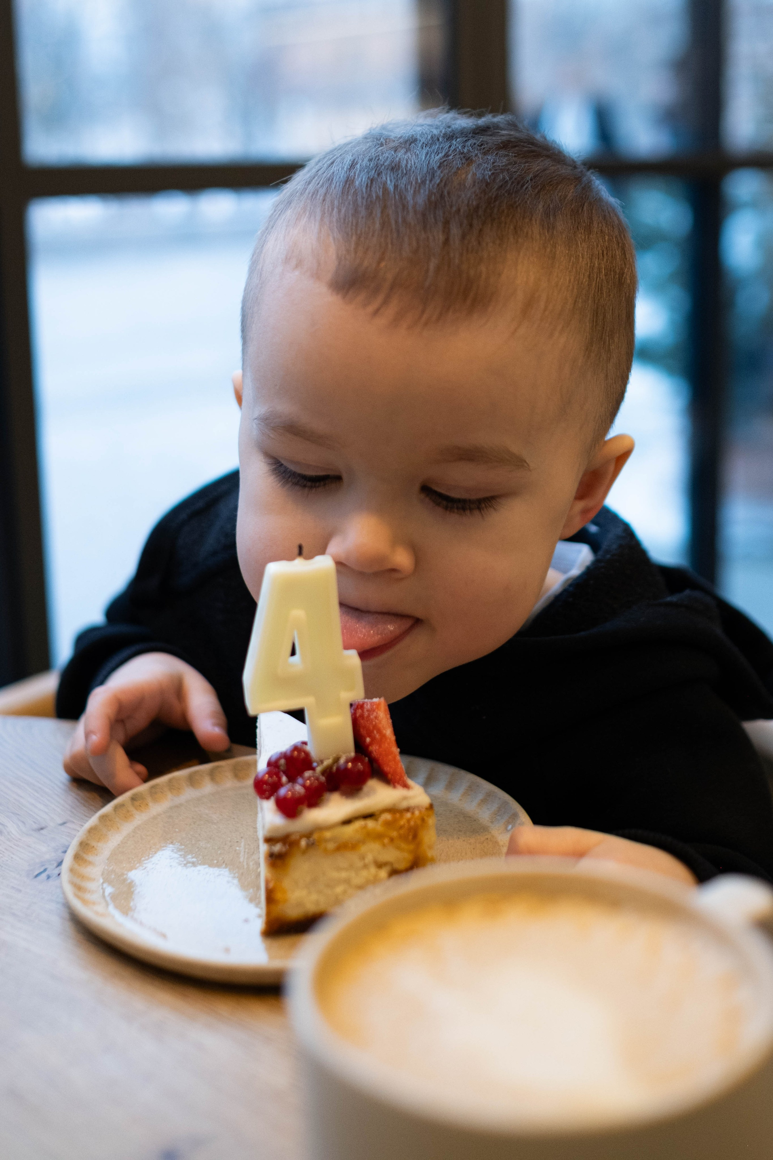 Алекс первый раз на катке. Семейный фотограф в Санкт-Петербурге Дарья Косянчук