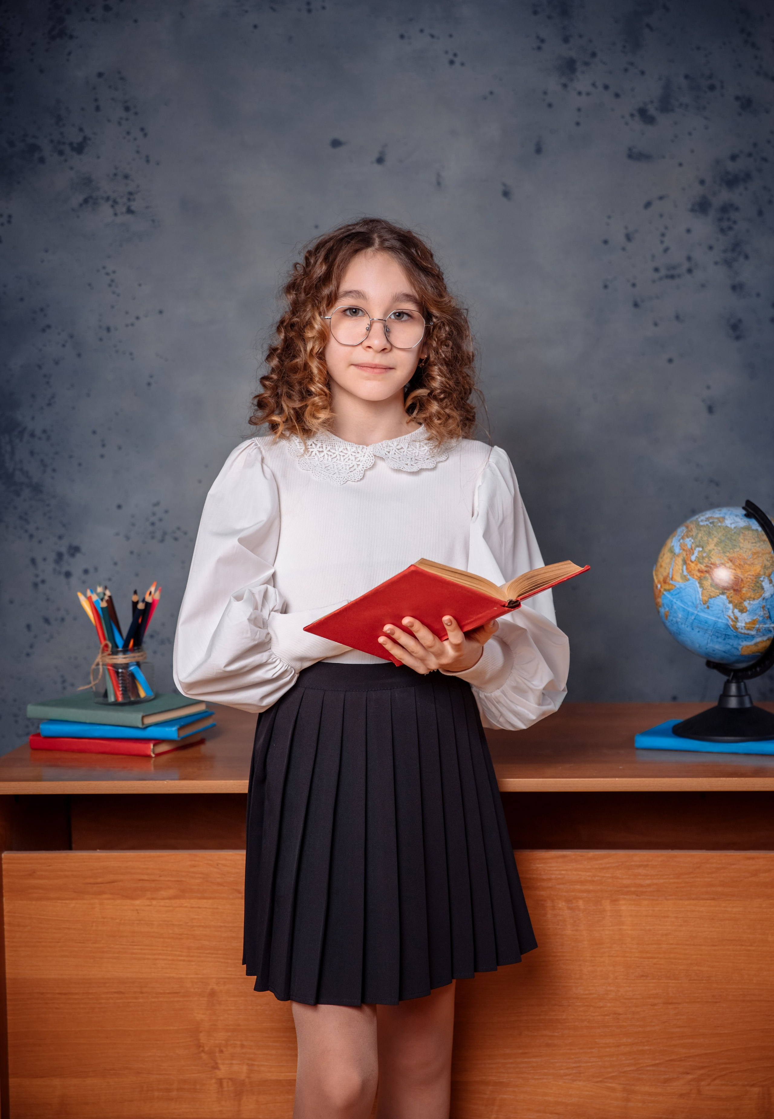 Начальные классы. Выпускные школьные фото­альбомы для школ и детских садов в Волгограде и Волжском