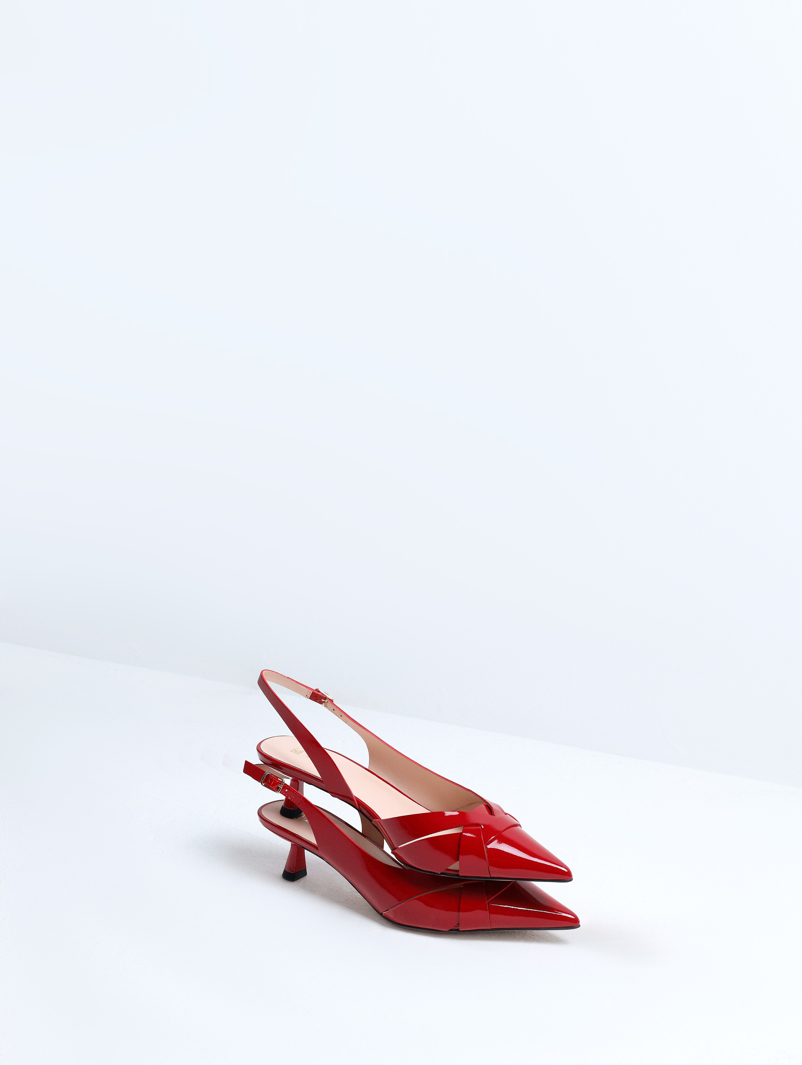 Basconi Summer Y'25. Предметный фотограф Артём Йома