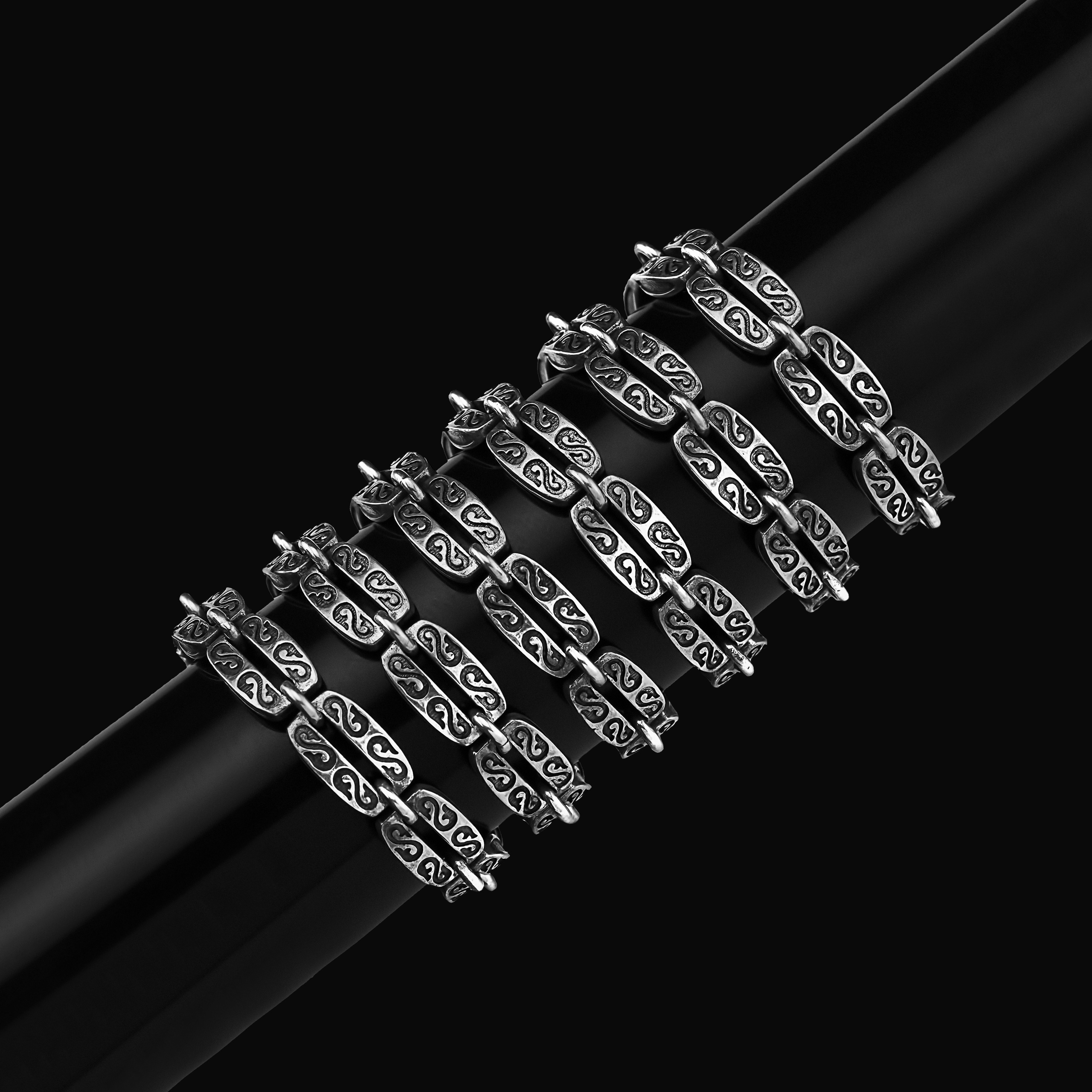 Профессиональная ретушь фотографий украшений на шею и браслетов | Студия SVITHART