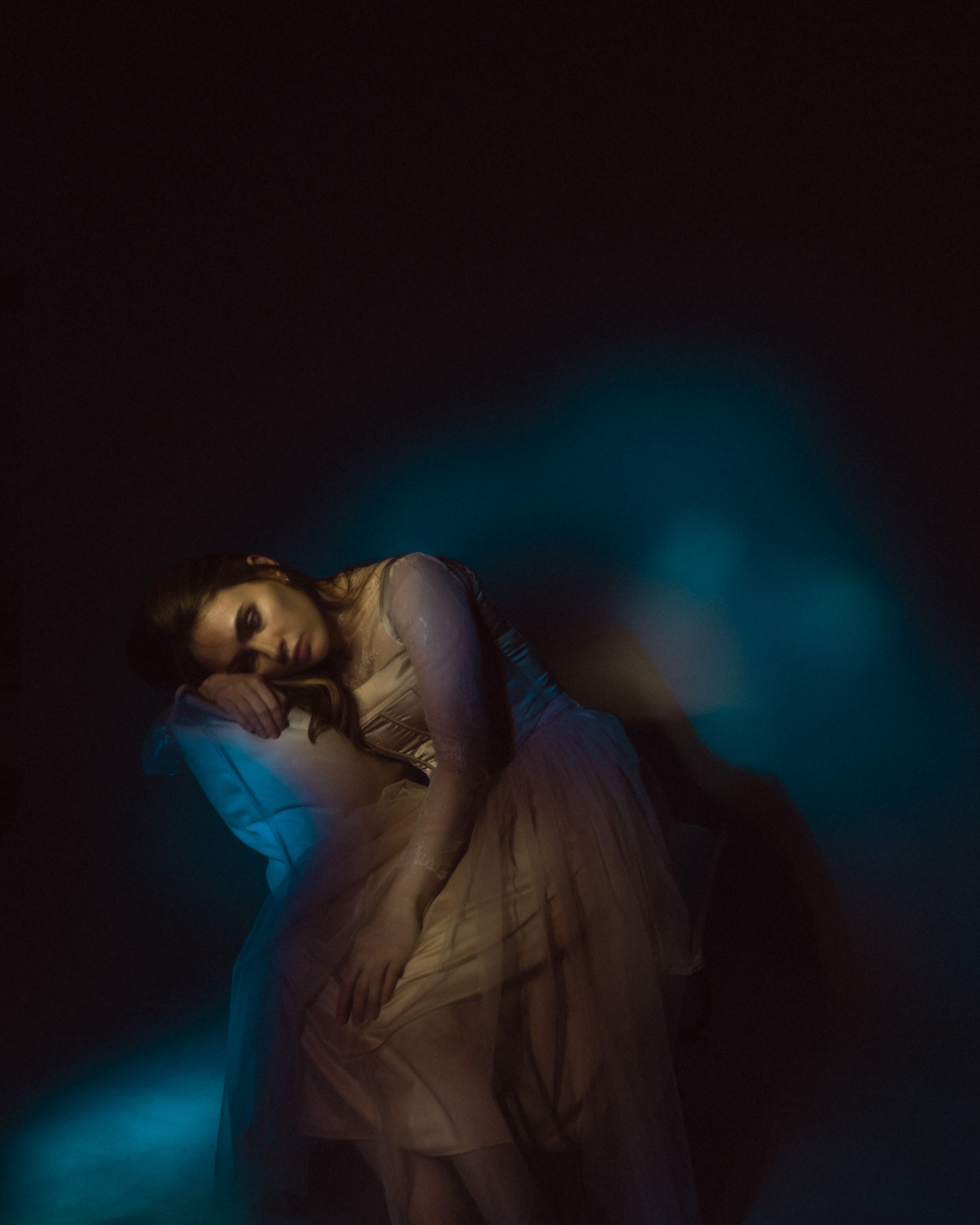 Творческая фотосессия в Санкт-Петербурге в студии для Наташи. Светлана Гопанюк. Портретный фотограф. Санкт-Петербург. СПб