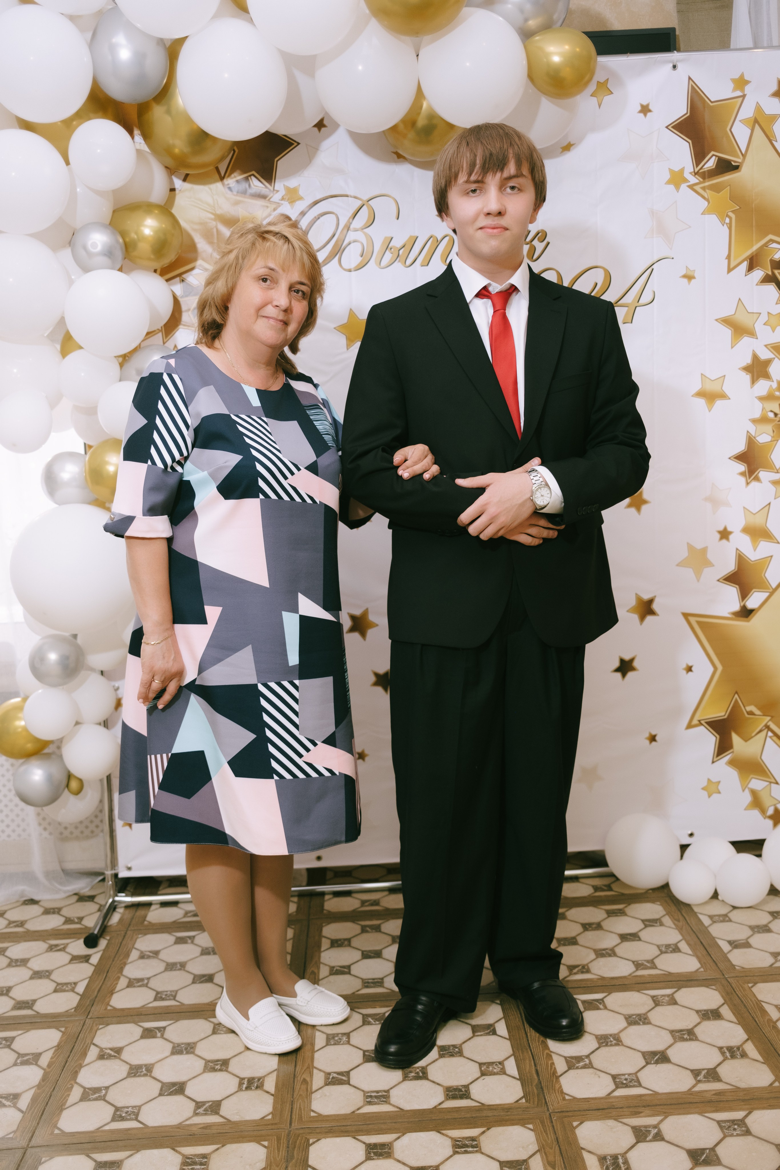 Выпускной школа 33. Свадебный и репортажной фотограф Денис Ожигин в Краснодаре и Краснодарском крае