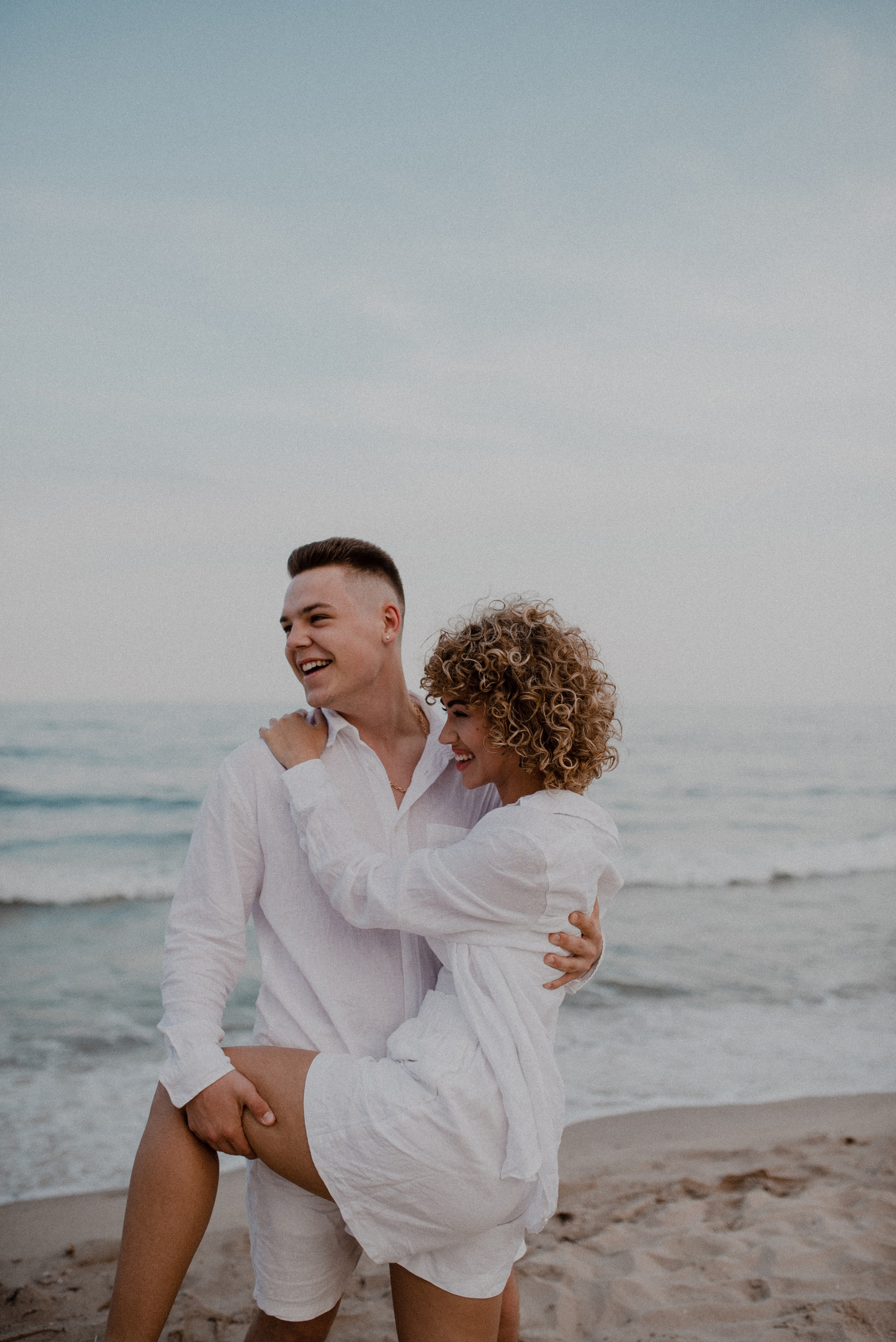 Фотосессия лавстори у моря Калининград. Семейная фотосессия Бутово Москва фотограф Алина Морщагина