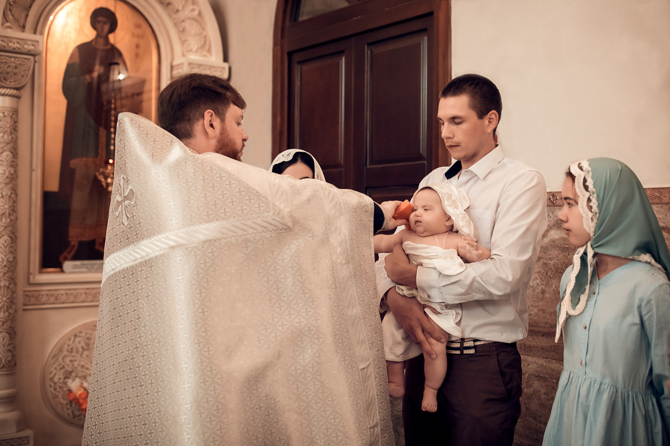 Съемки в храме. Семейный и церковный фотограф в Нефтеюганске