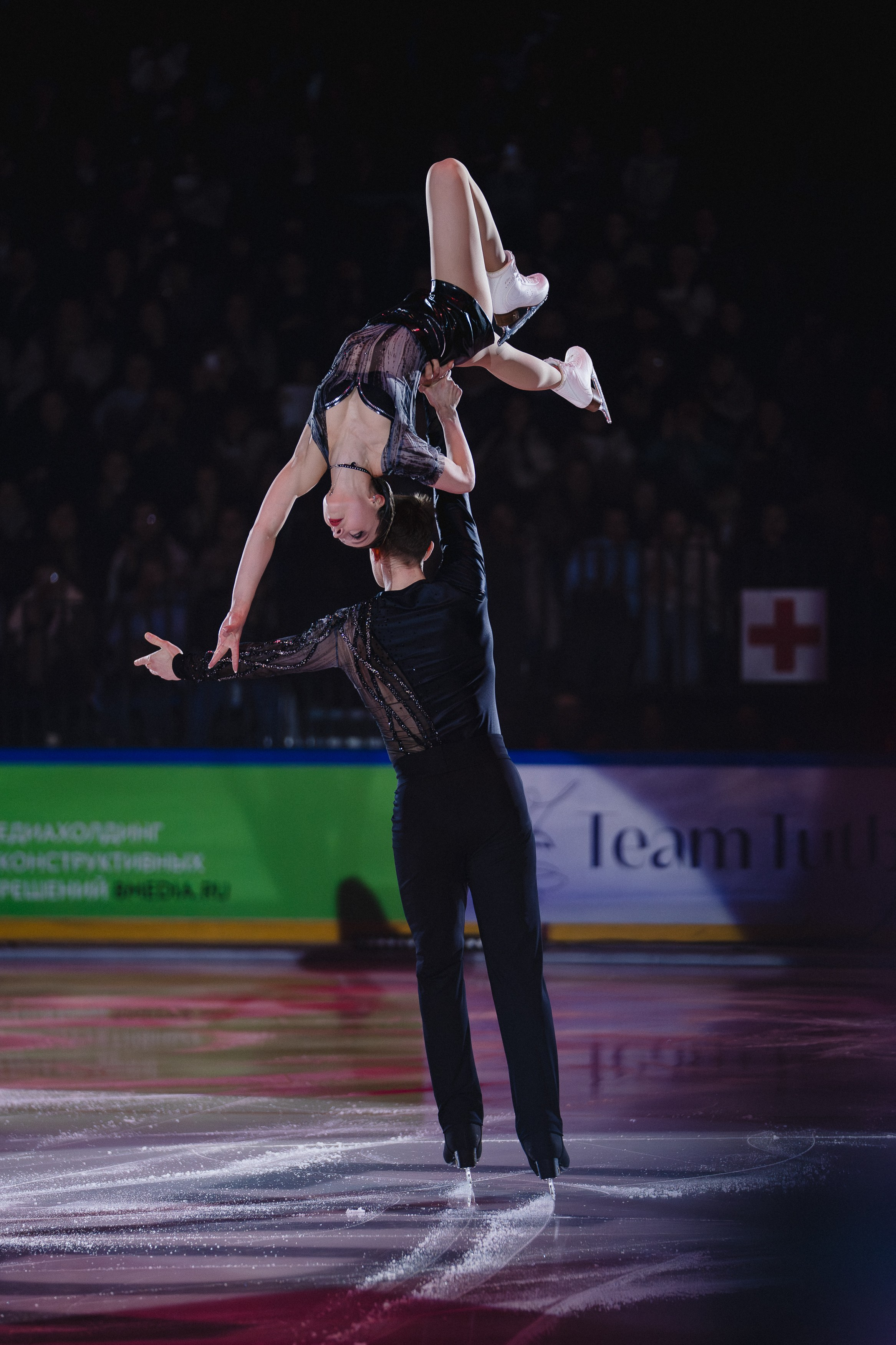 Шоу Этери Тутберидзе в Новосибирске. Воробьева Ксения — Спортивный и танцевальный фотограф Новосибирск