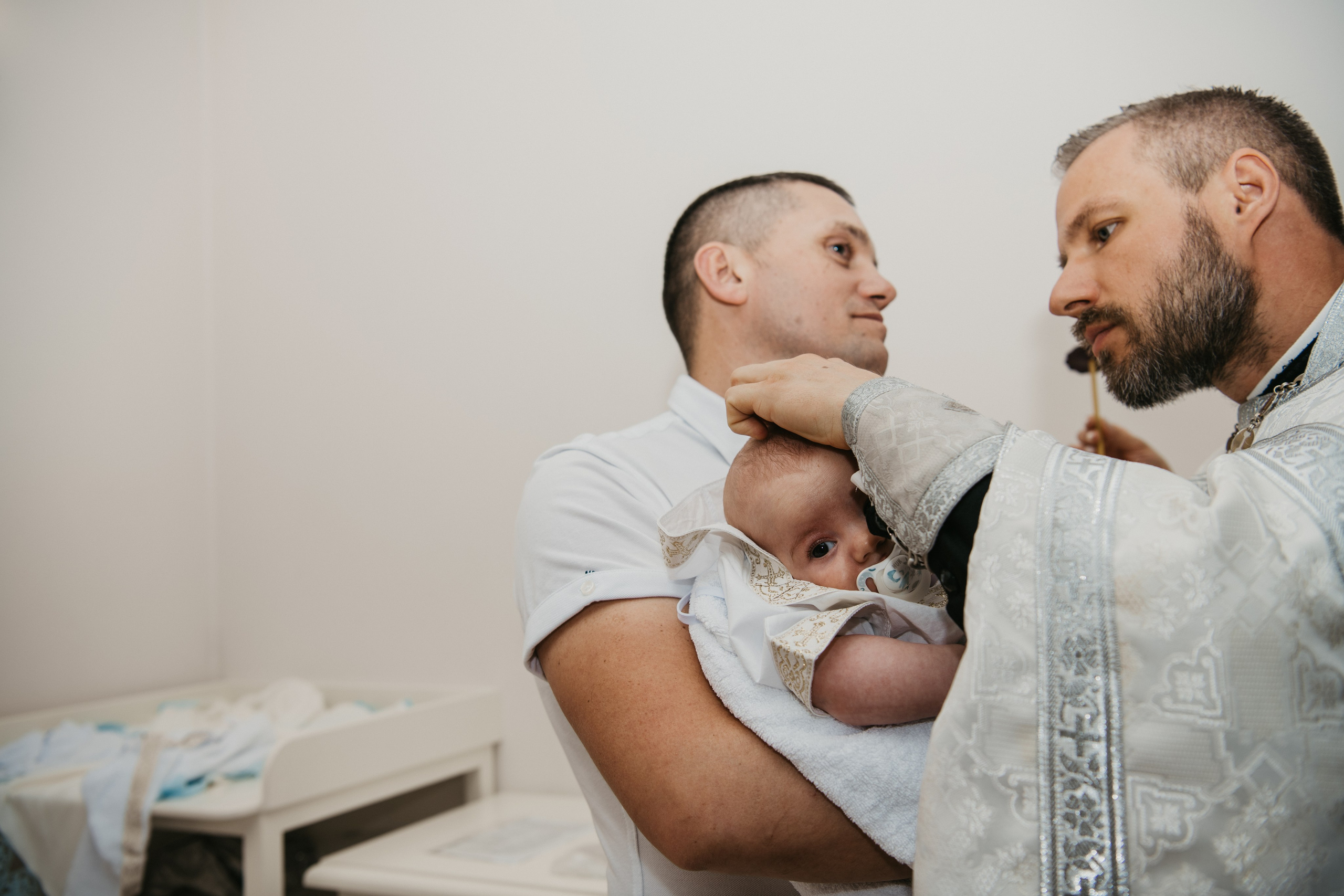Крещение Евгения. Фотограф на выписку из роддома в Москве и МО