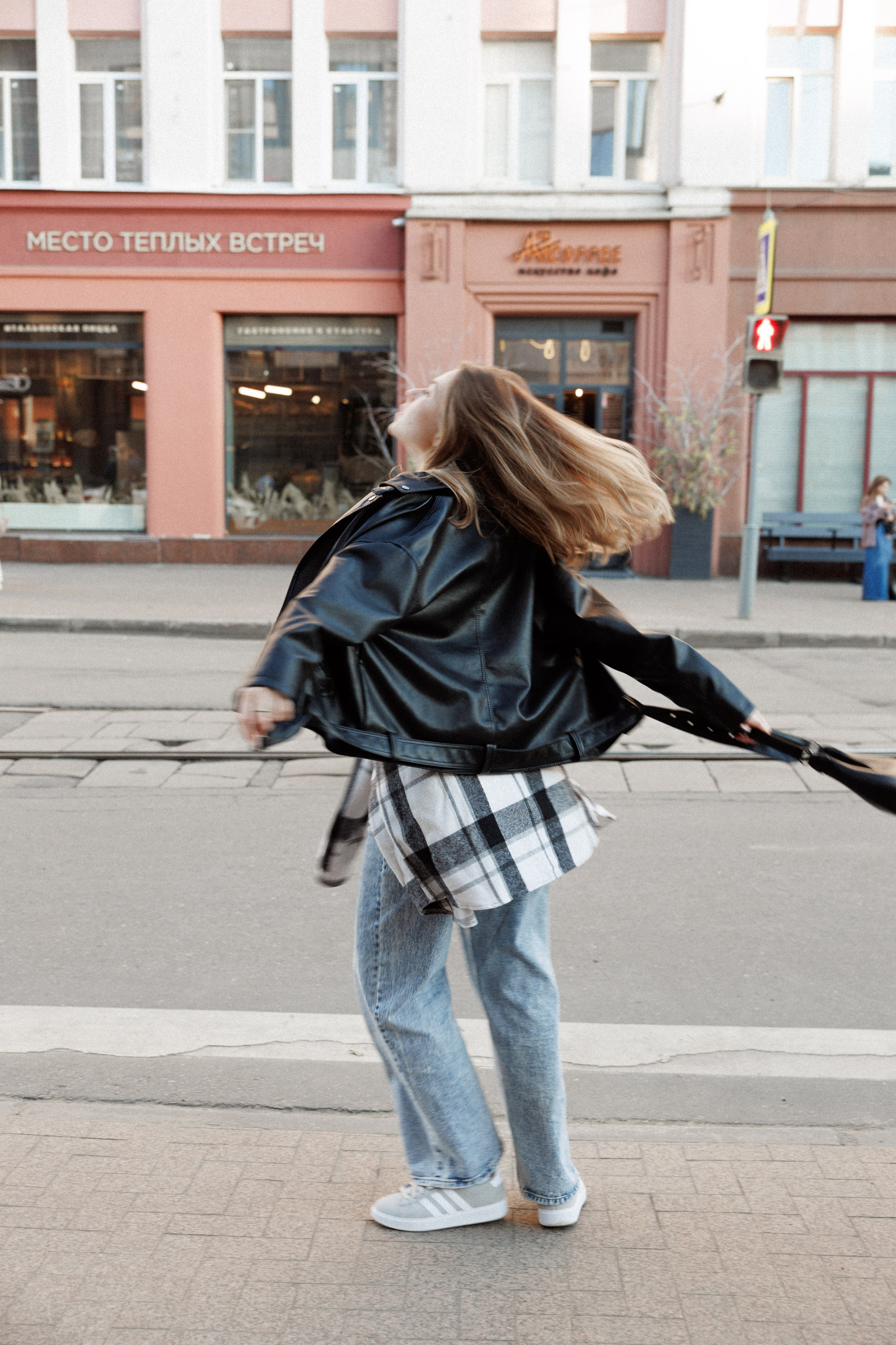 Стрит прогулка с Юлей. Привет! Меня зовут Лера, я фотограф в Нижнем Новгороде